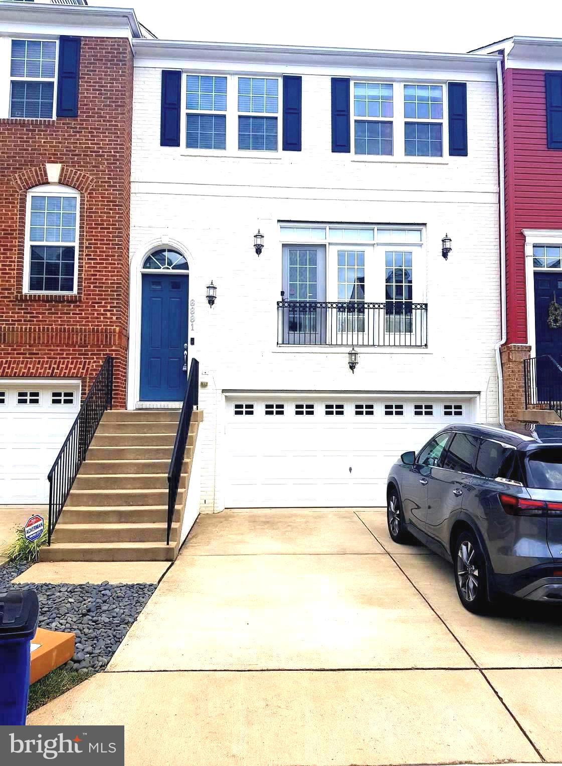 BRADLEY SQUARE - Residential