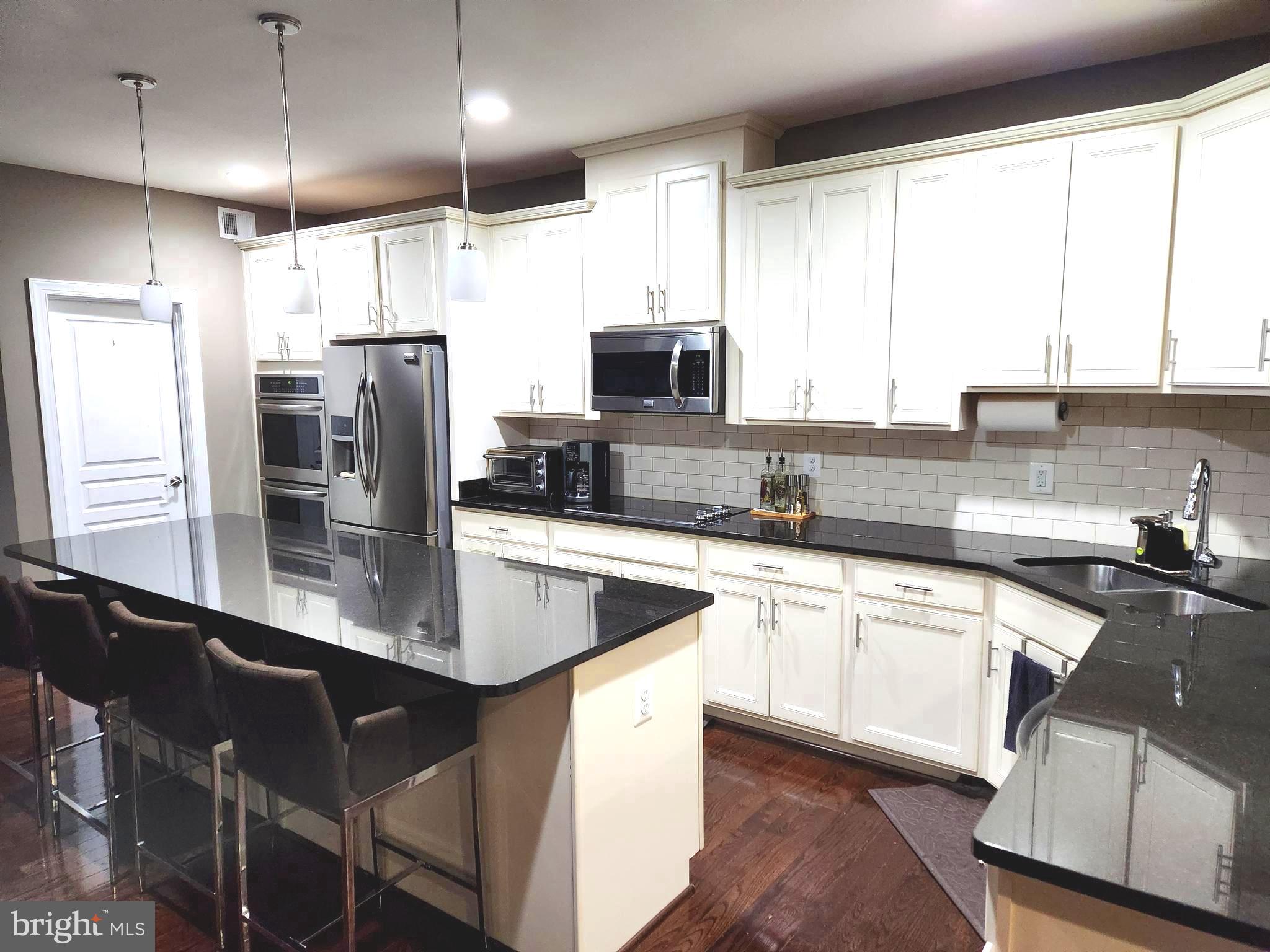 BRADLEY SQUARE - Residential