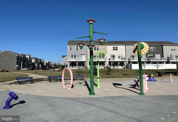 BRADLEY SQUARE - Residential