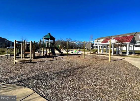 BRADLEY SQUARE - Residential