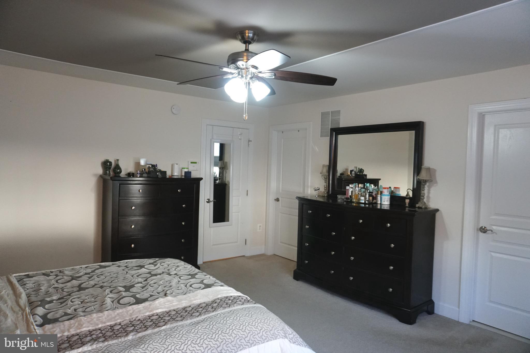 BRADLEY SQUARE - Residential