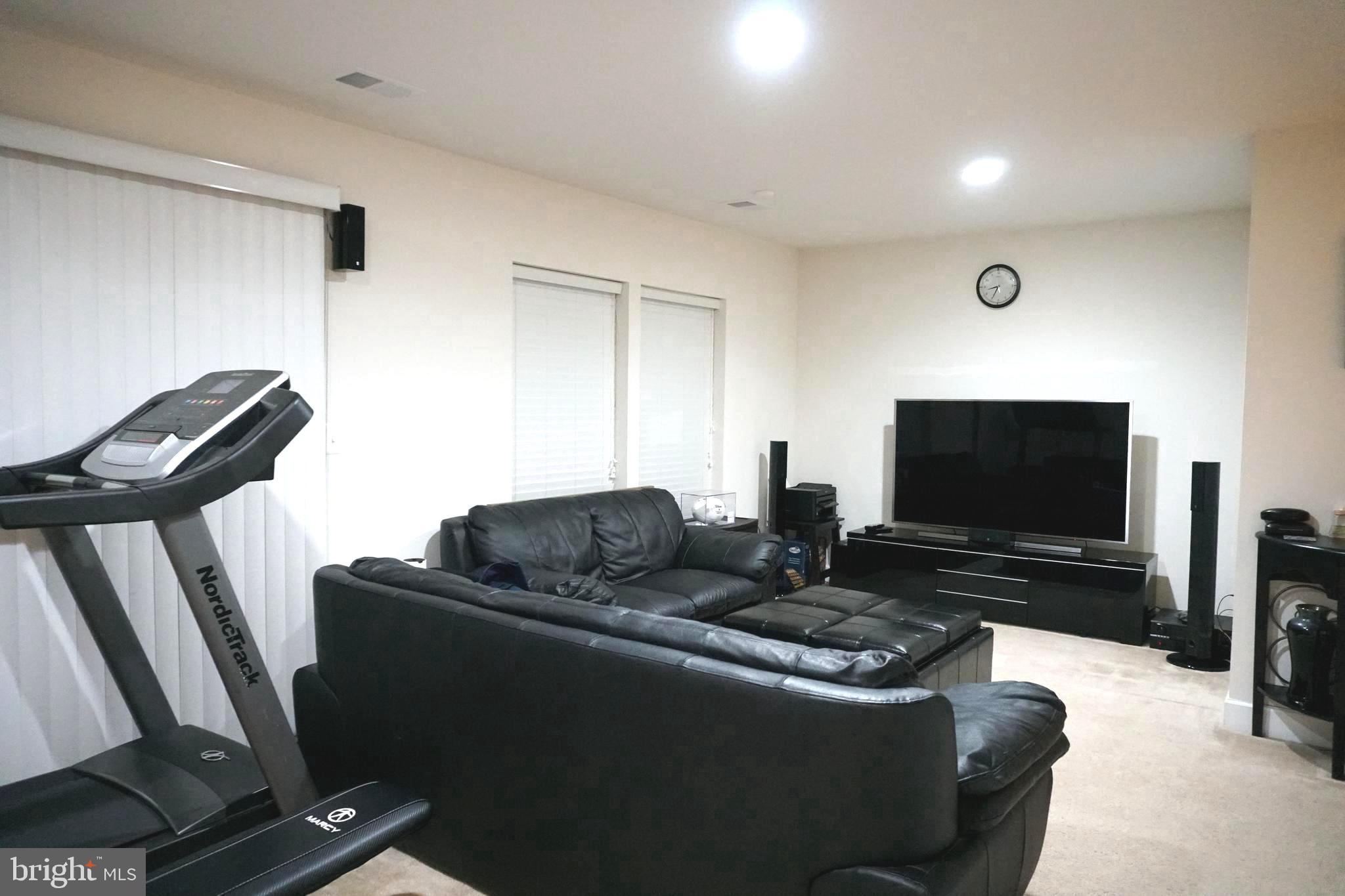 BRADLEY SQUARE - Residential