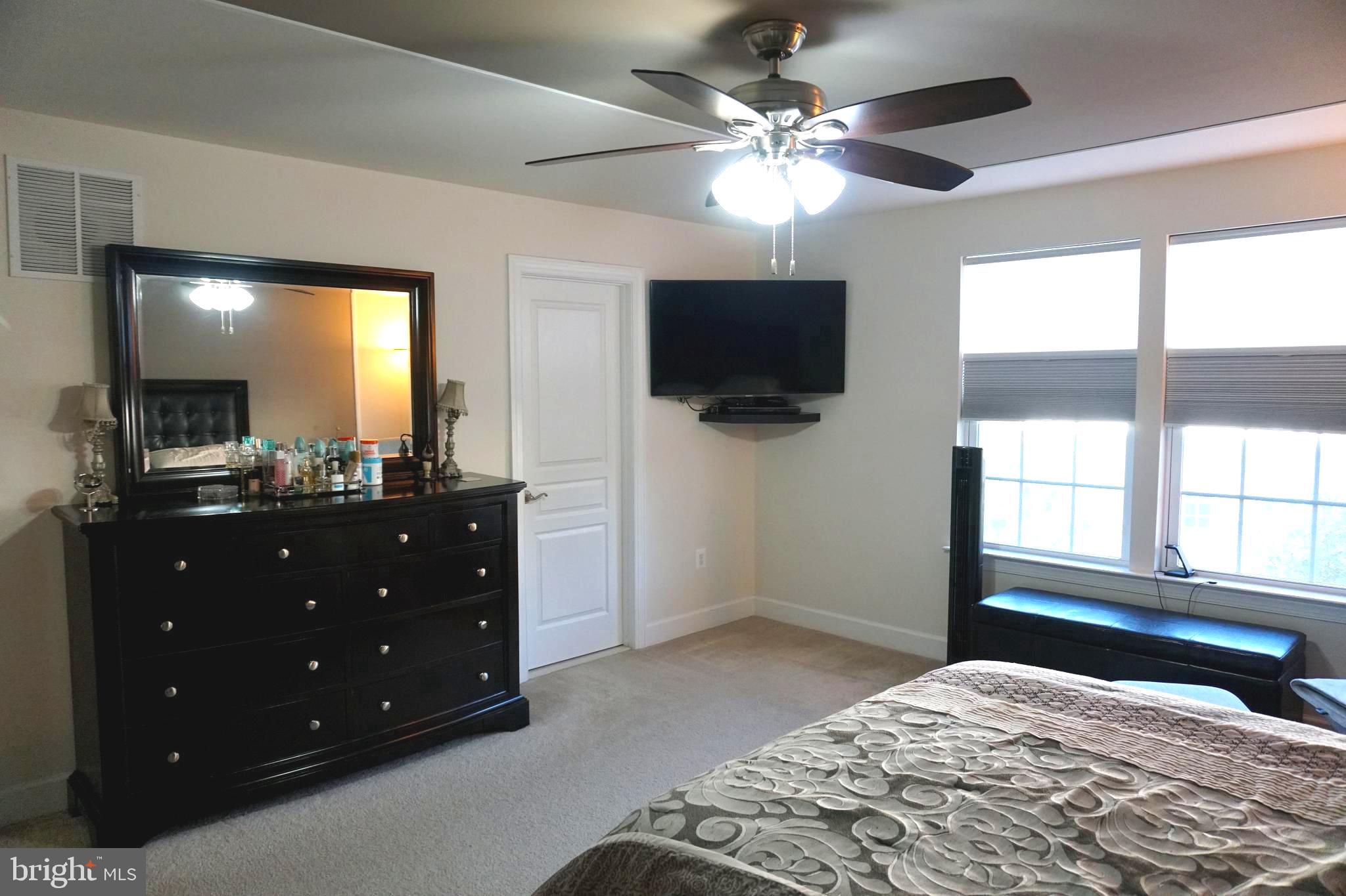 BRADLEY SQUARE - Residential