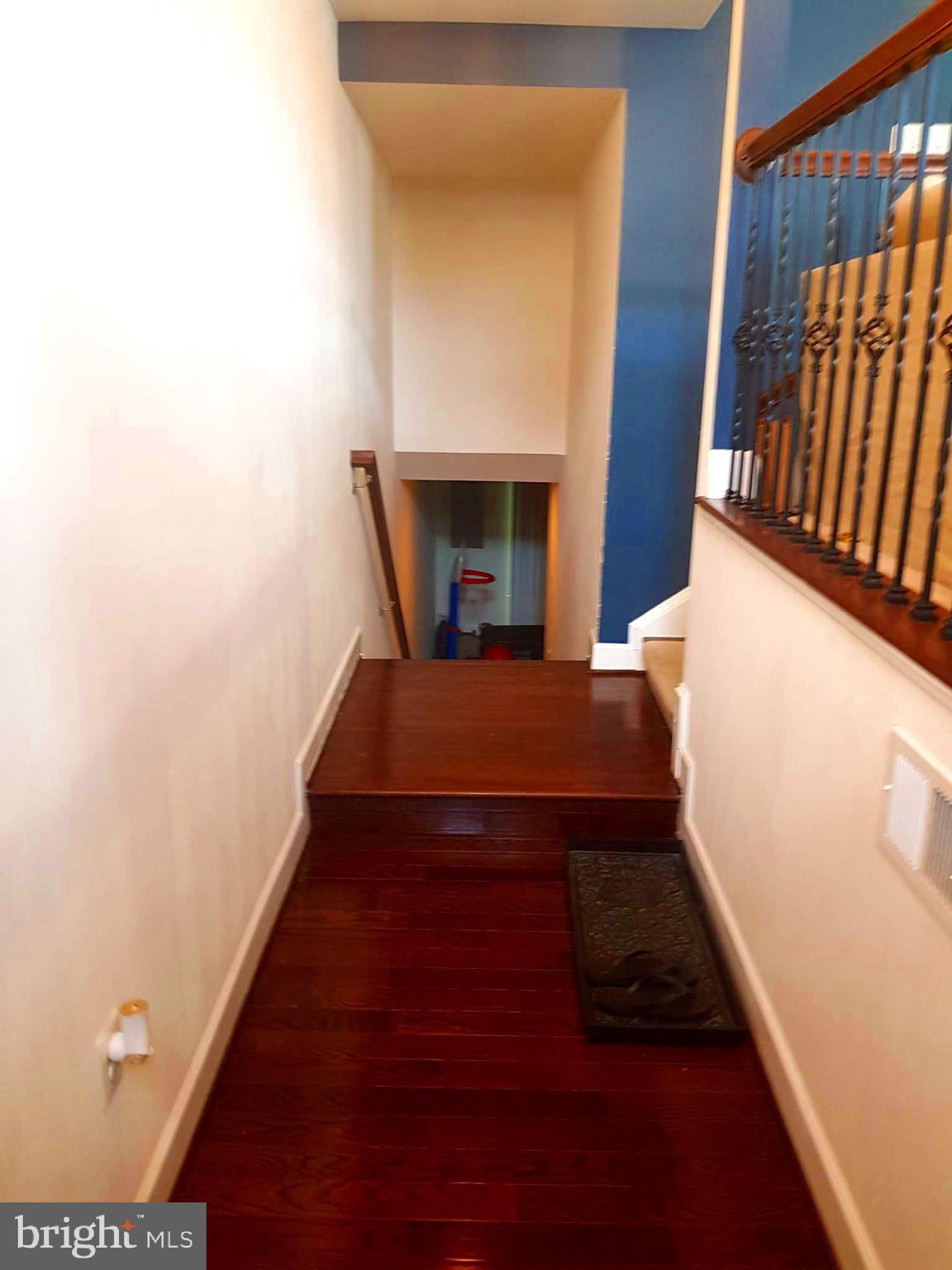 BRADLEY SQUARE - Residential