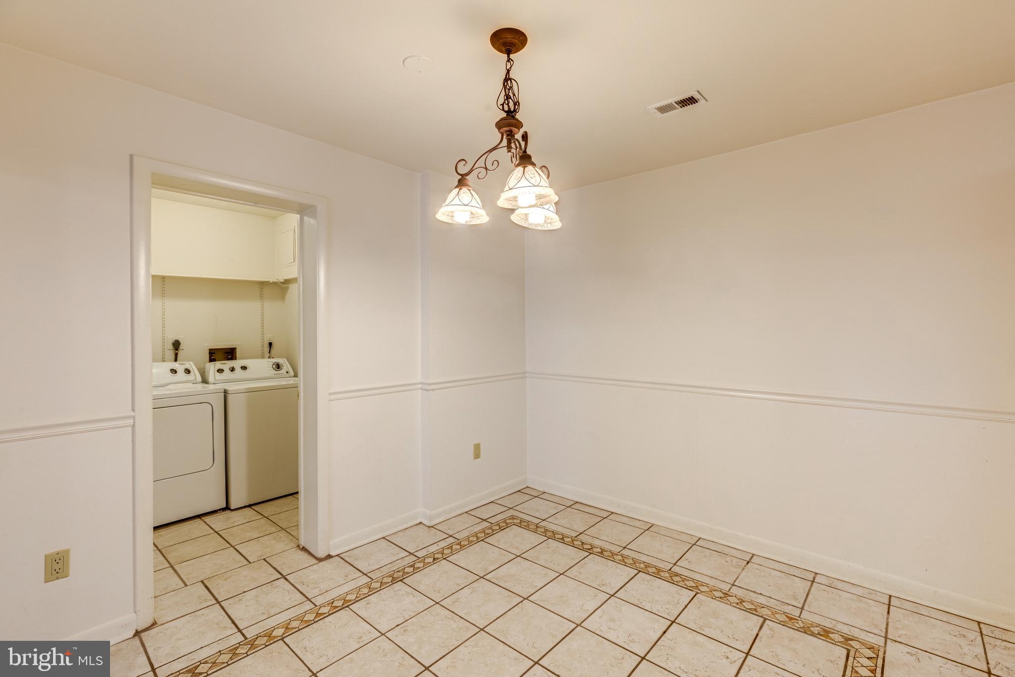 SOUTHAMPTON - Residential Lease