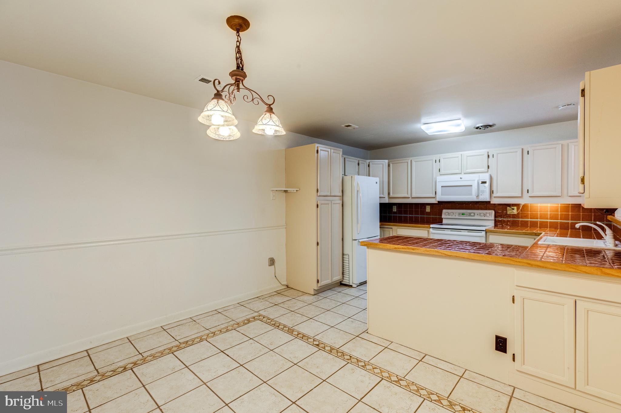 SOUTHAMPTON - Residential Lease