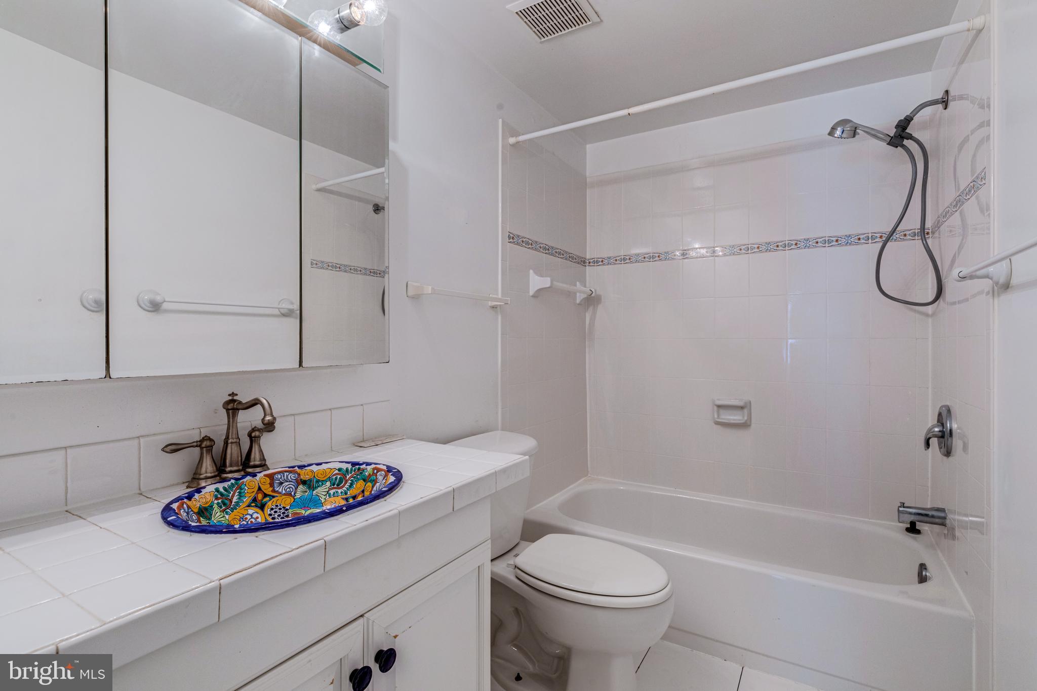 SOUTHAMPTON - Residential Lease