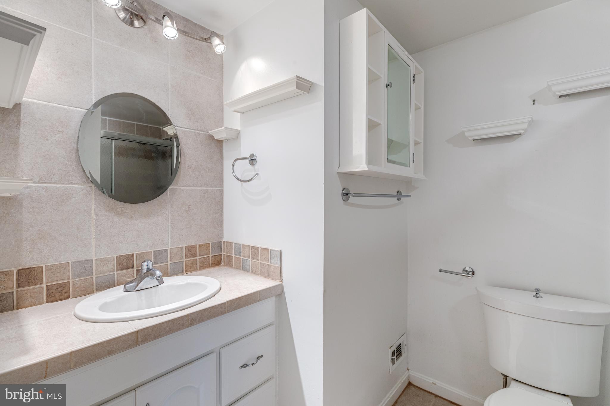 SOUTHAMPTON - Residential Lease