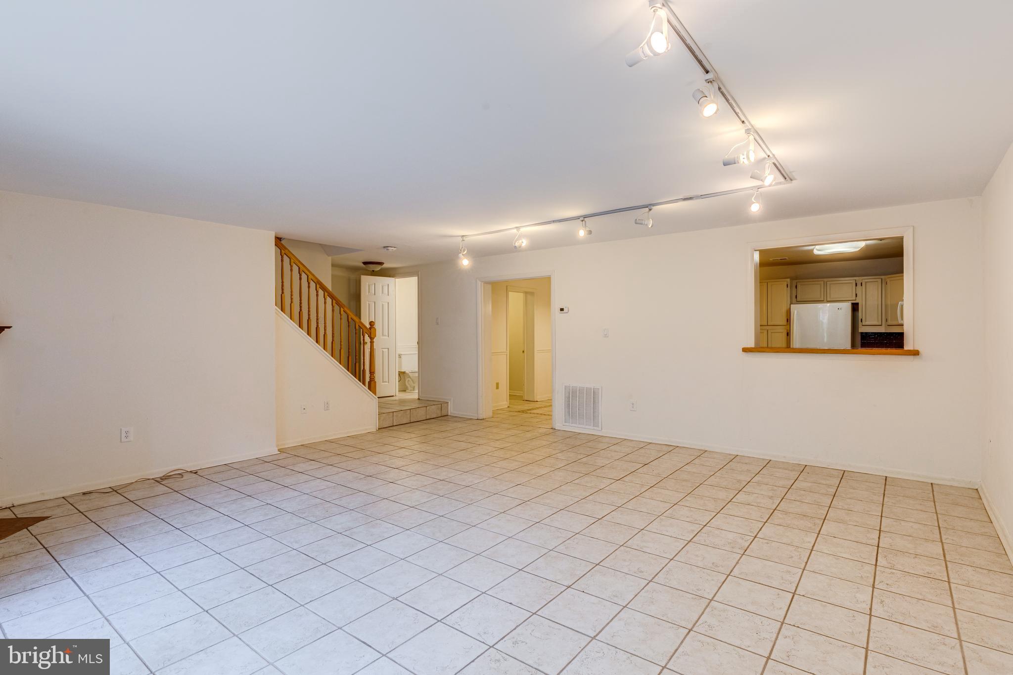 SOUTHAMPTON - Residential Lease