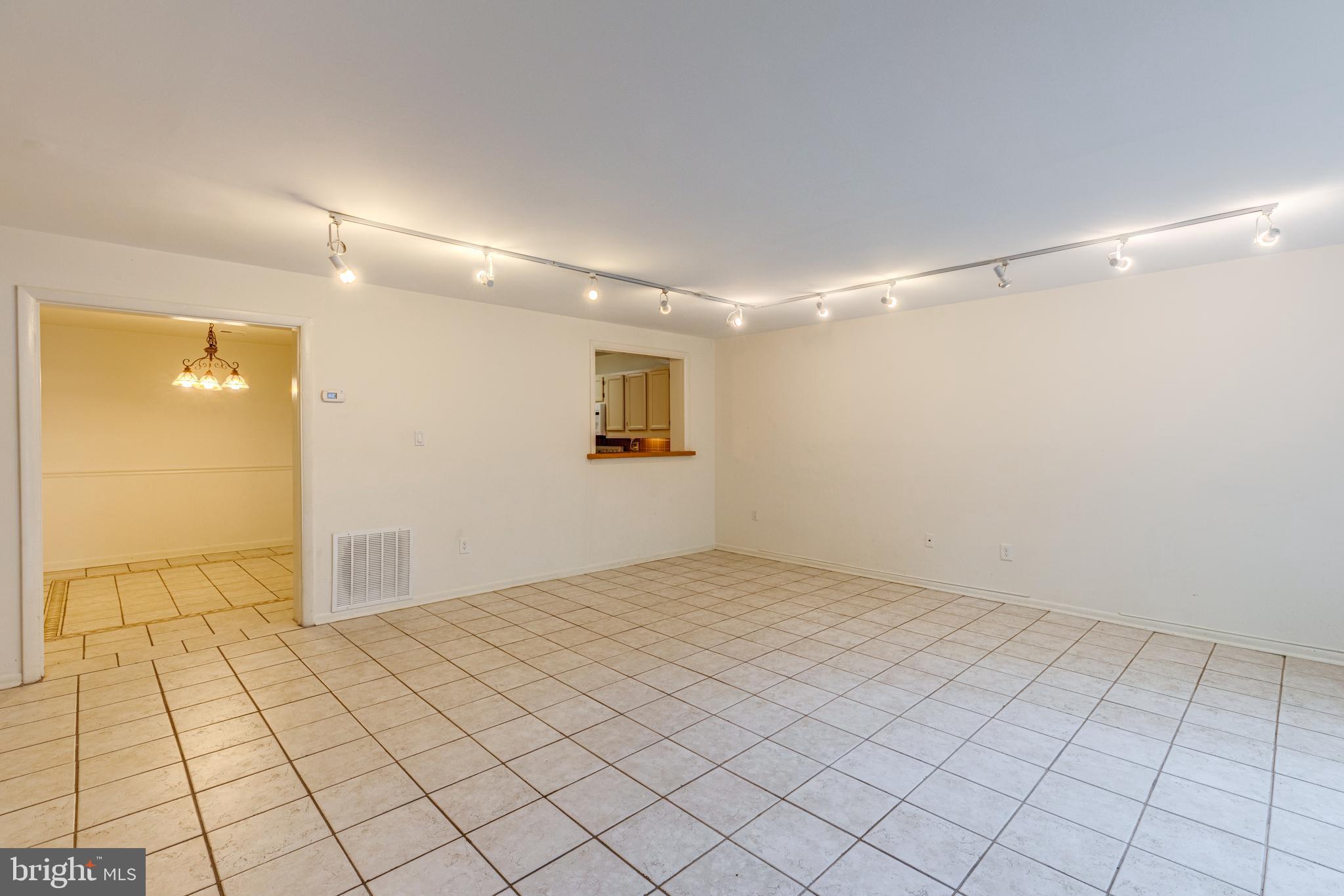 SOUTHAMPTON - Residential Lease