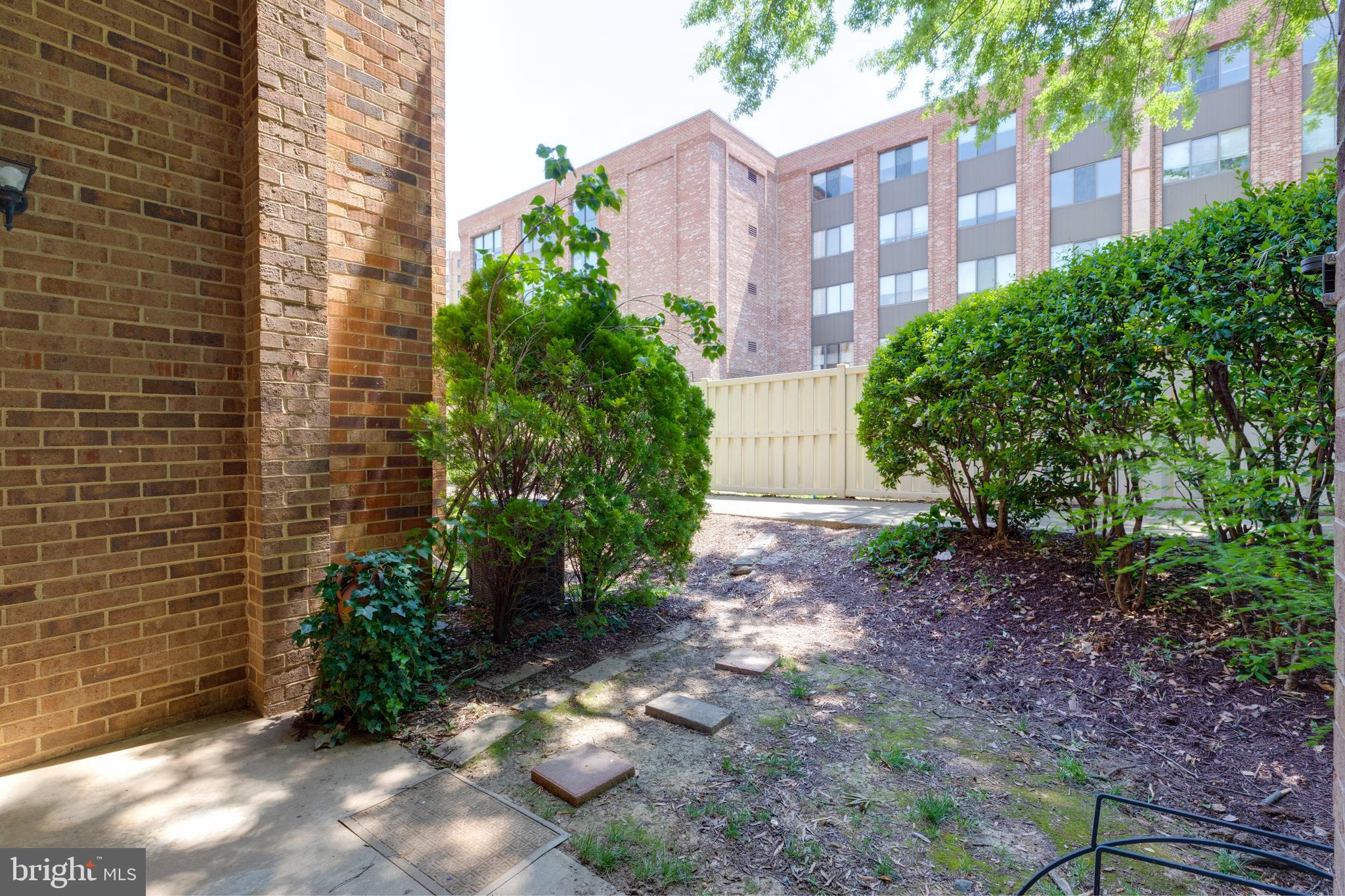 SOUTHAMPTON - Residential Lease