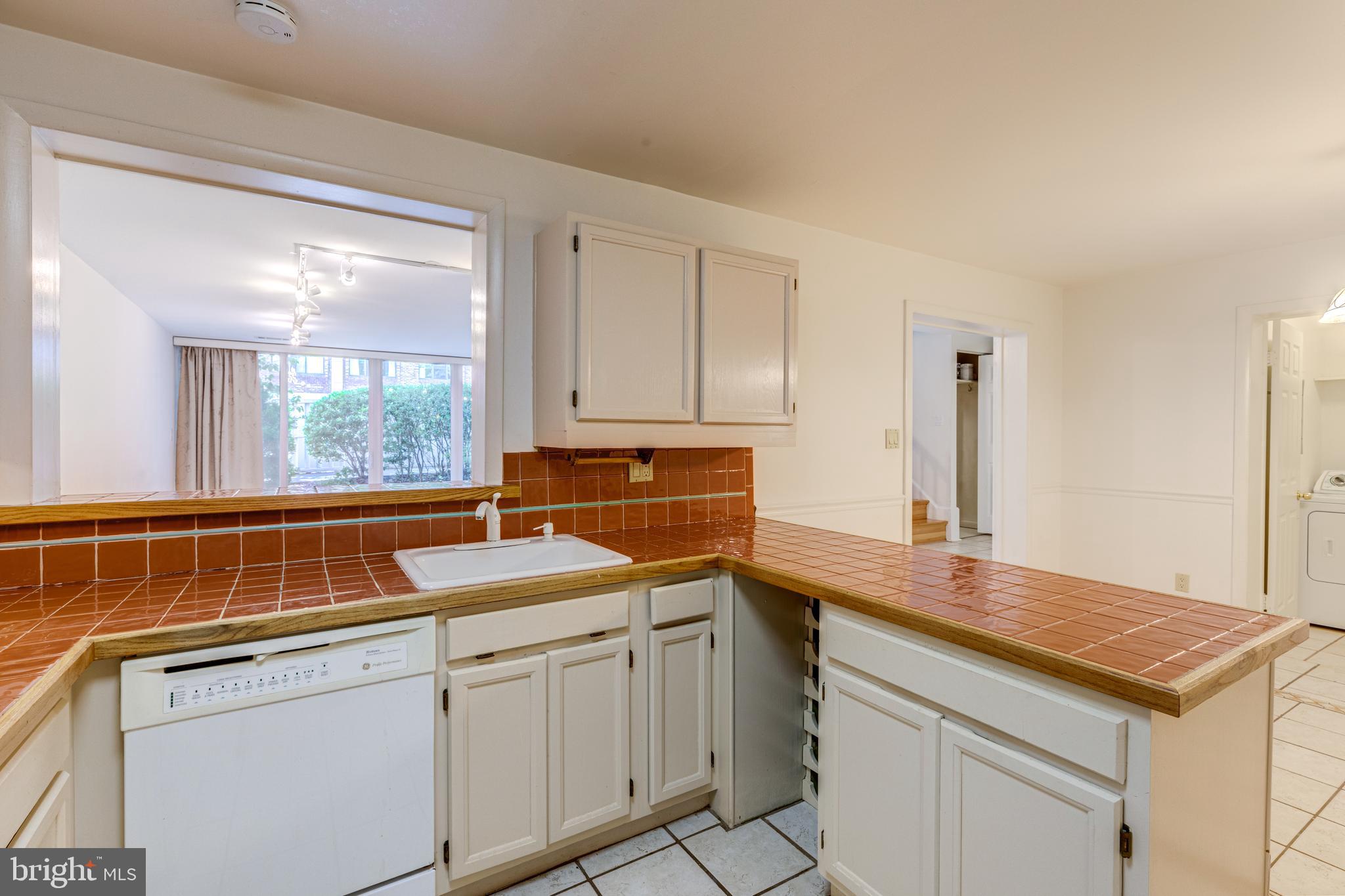 SOUTHAMPTON - Residential Lease