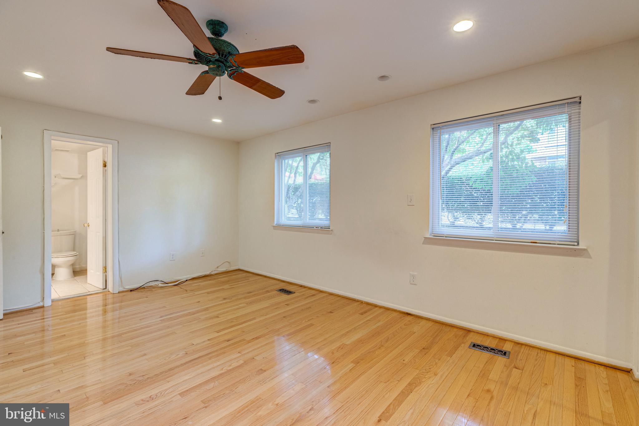 SOUTHAMPTON - Residential Lease