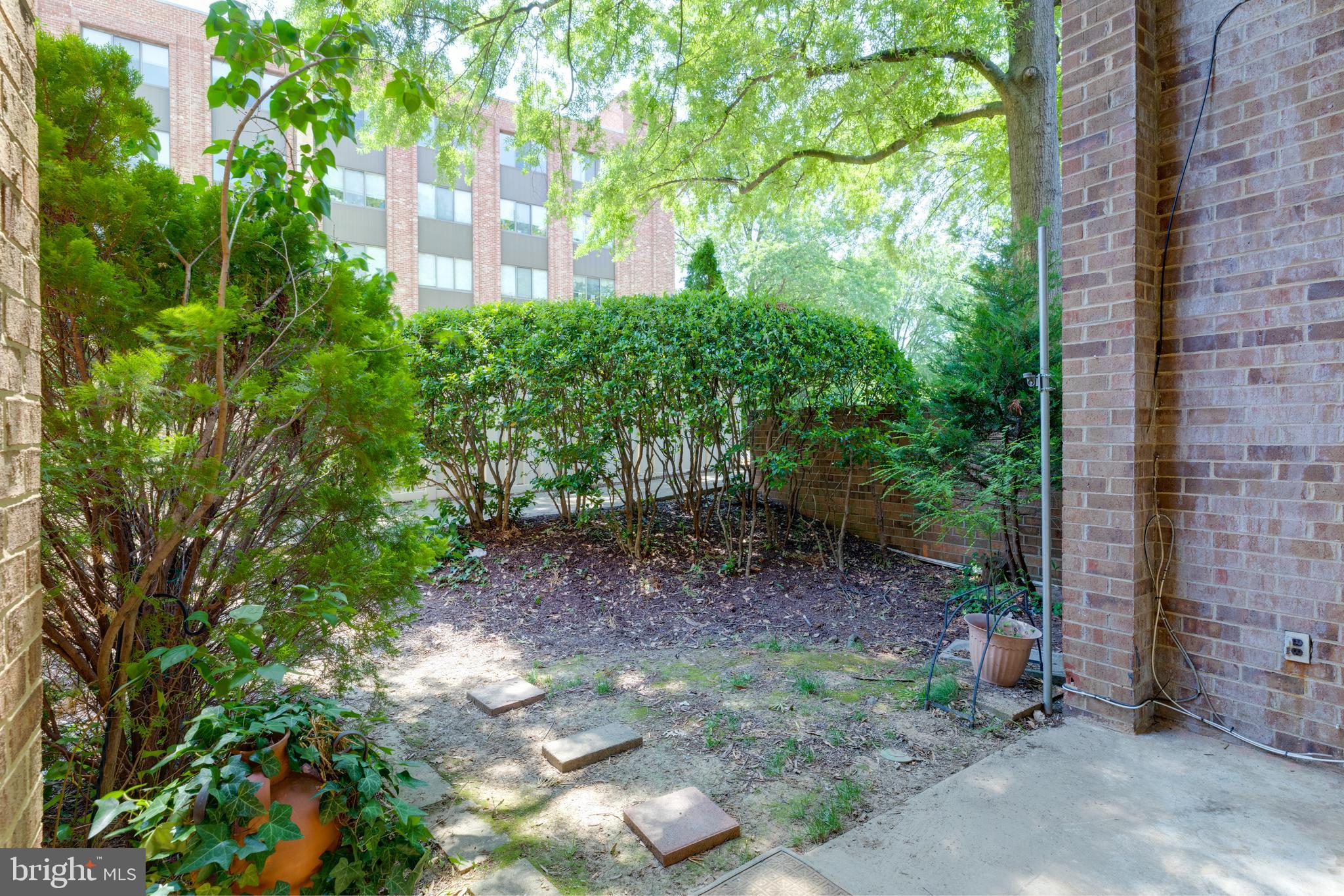 SOUTHAMPTON - Residential Lease