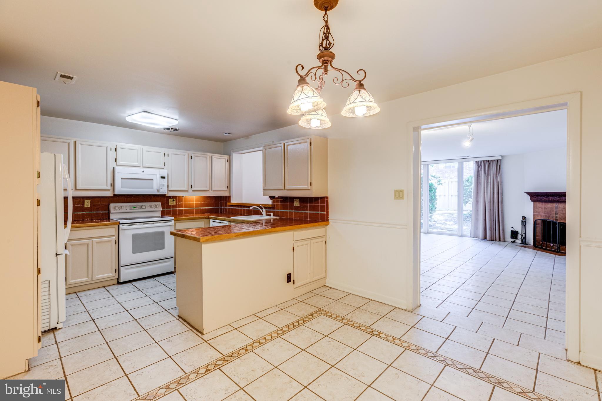 SOUTHAMPTON - Residential Lease