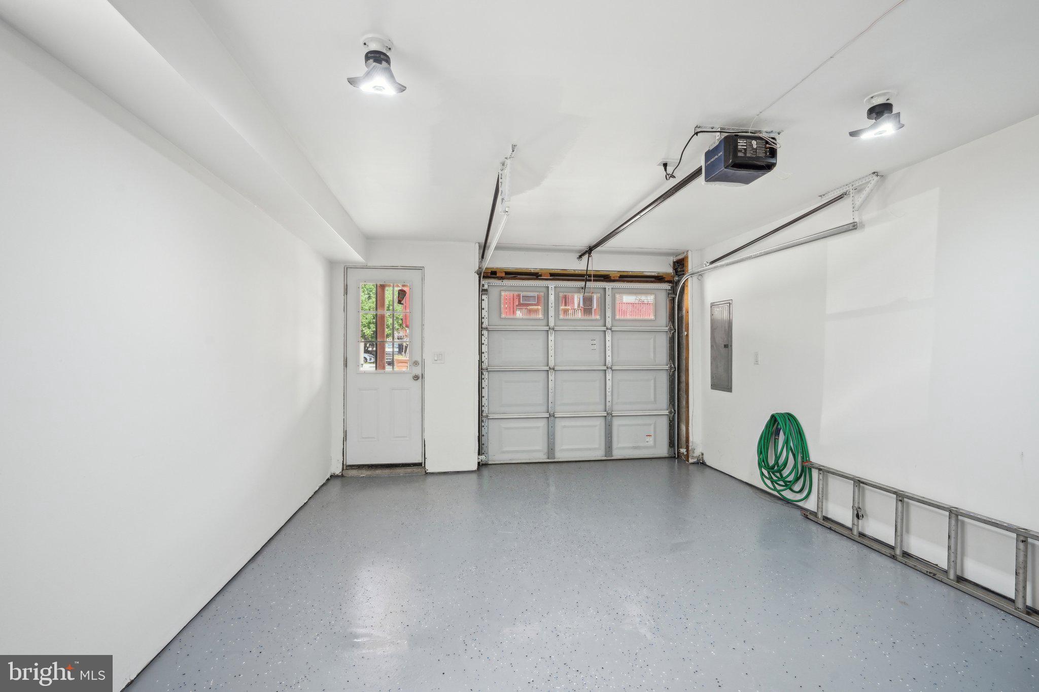 UNIVERSITY CITY - Residential