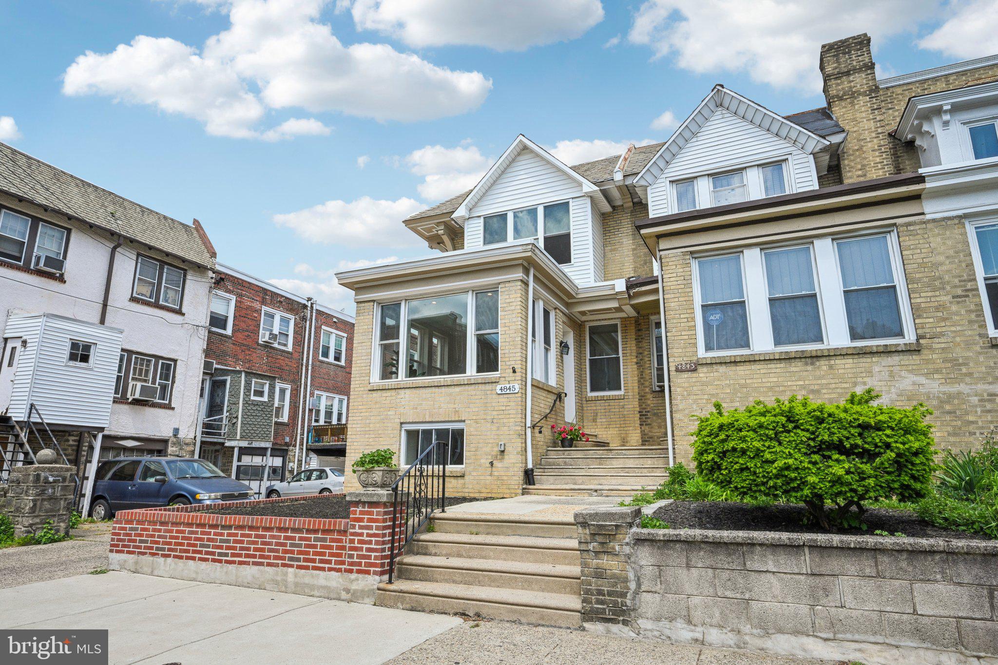 UNIVERSITY CITY - Residential