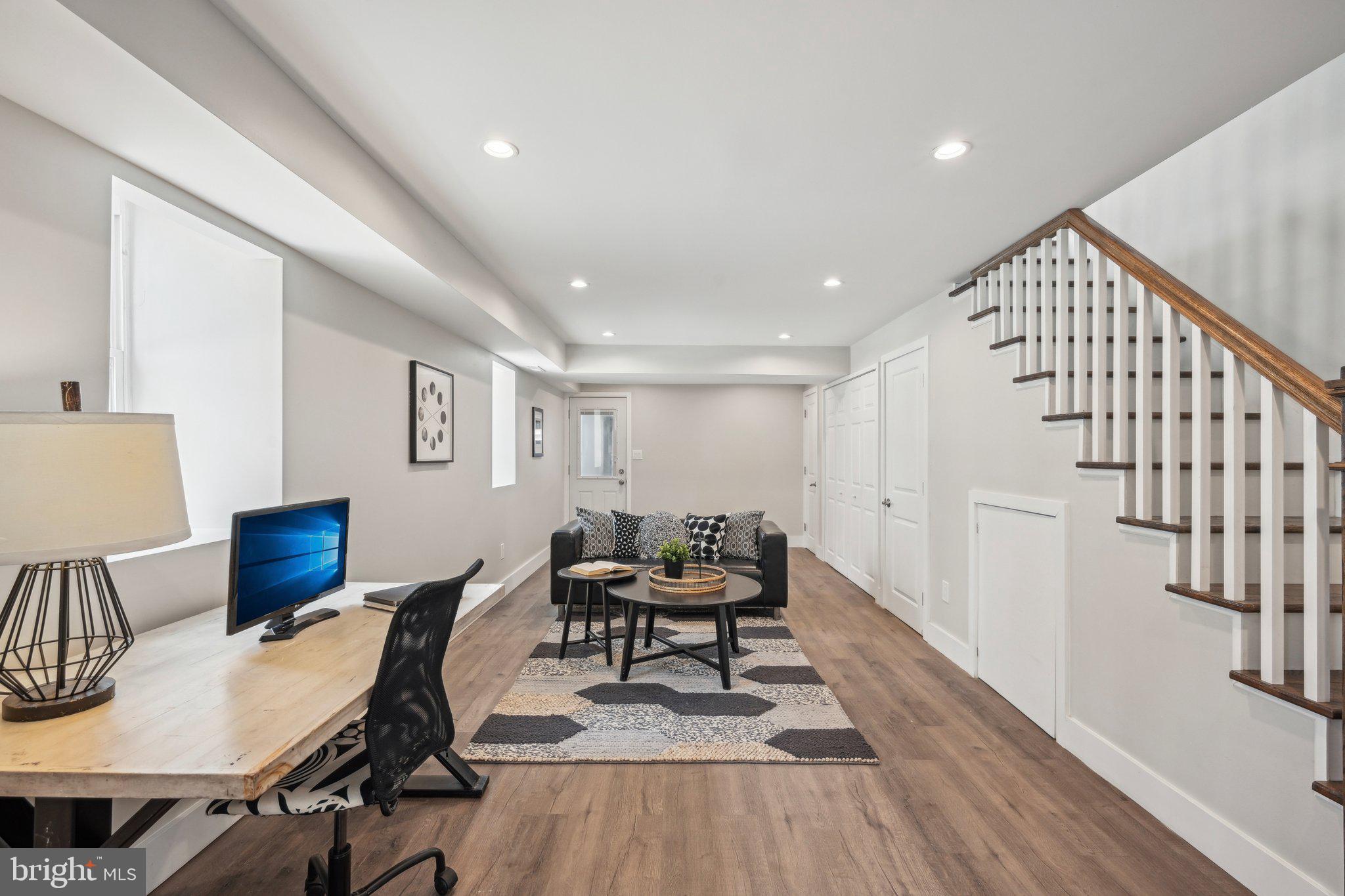 UNIVERSITY CITY - Residential