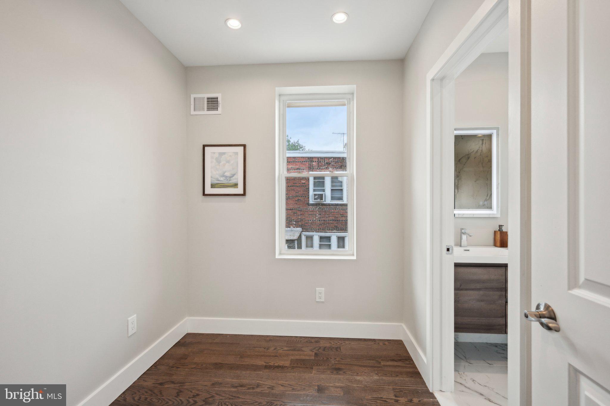 UNIVERSITY CITY - Residential