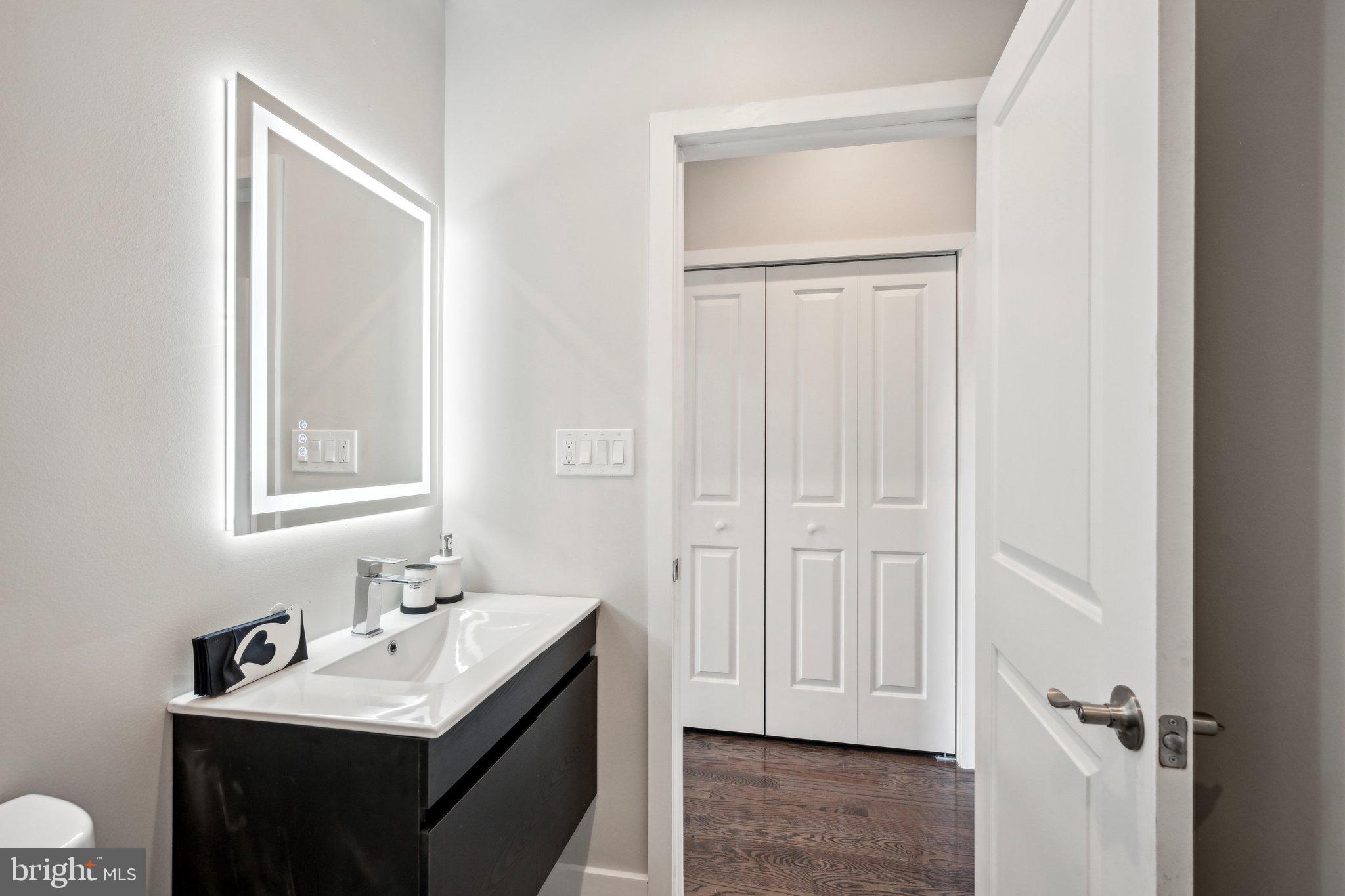 UNIVERSITY CITY - Residential