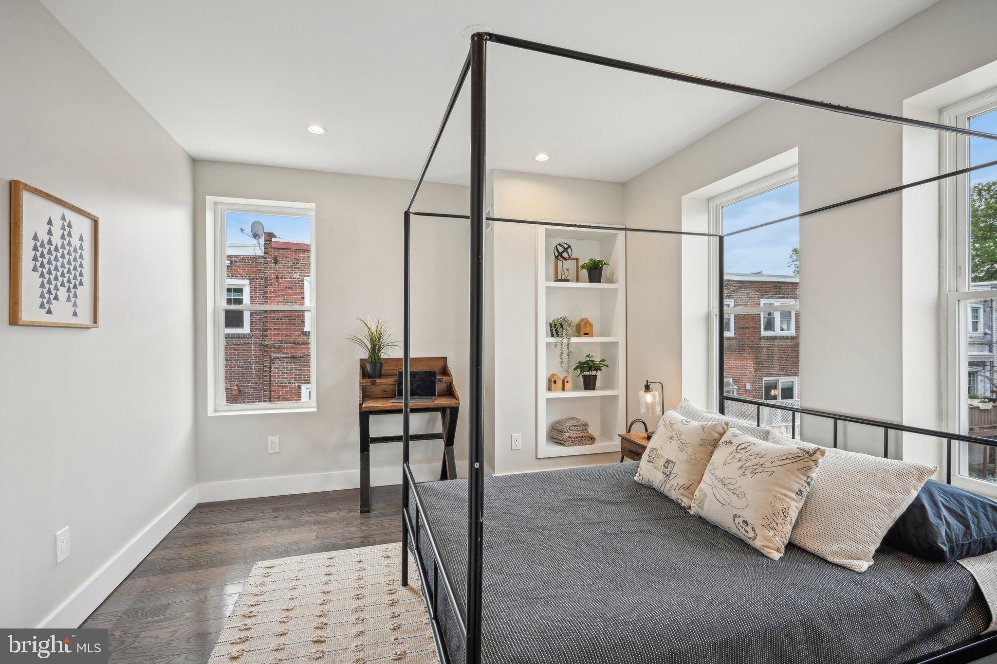 UNIVERSITY CITY - Residential