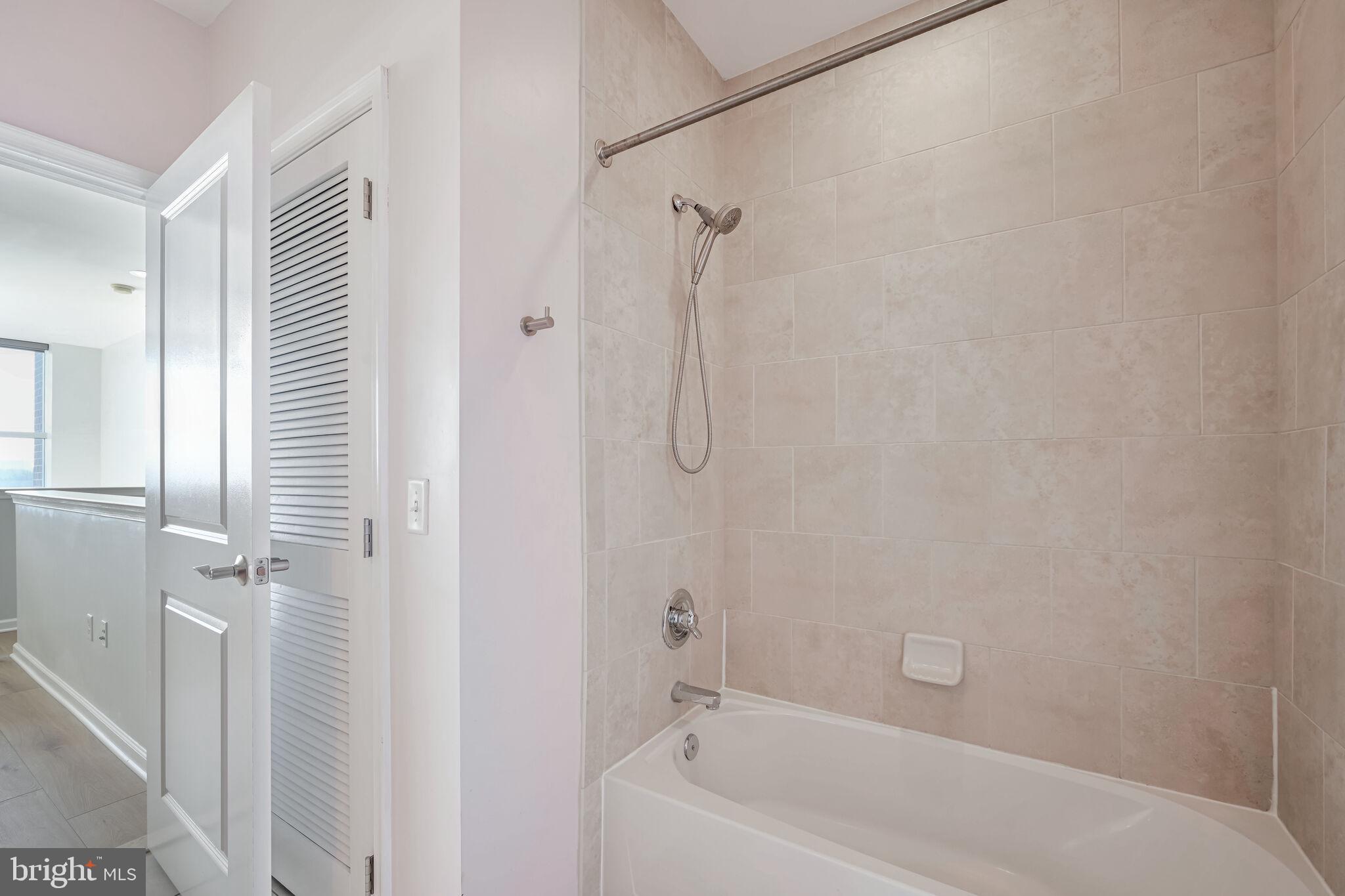 SPECTRUM CONDO - Residential Lease