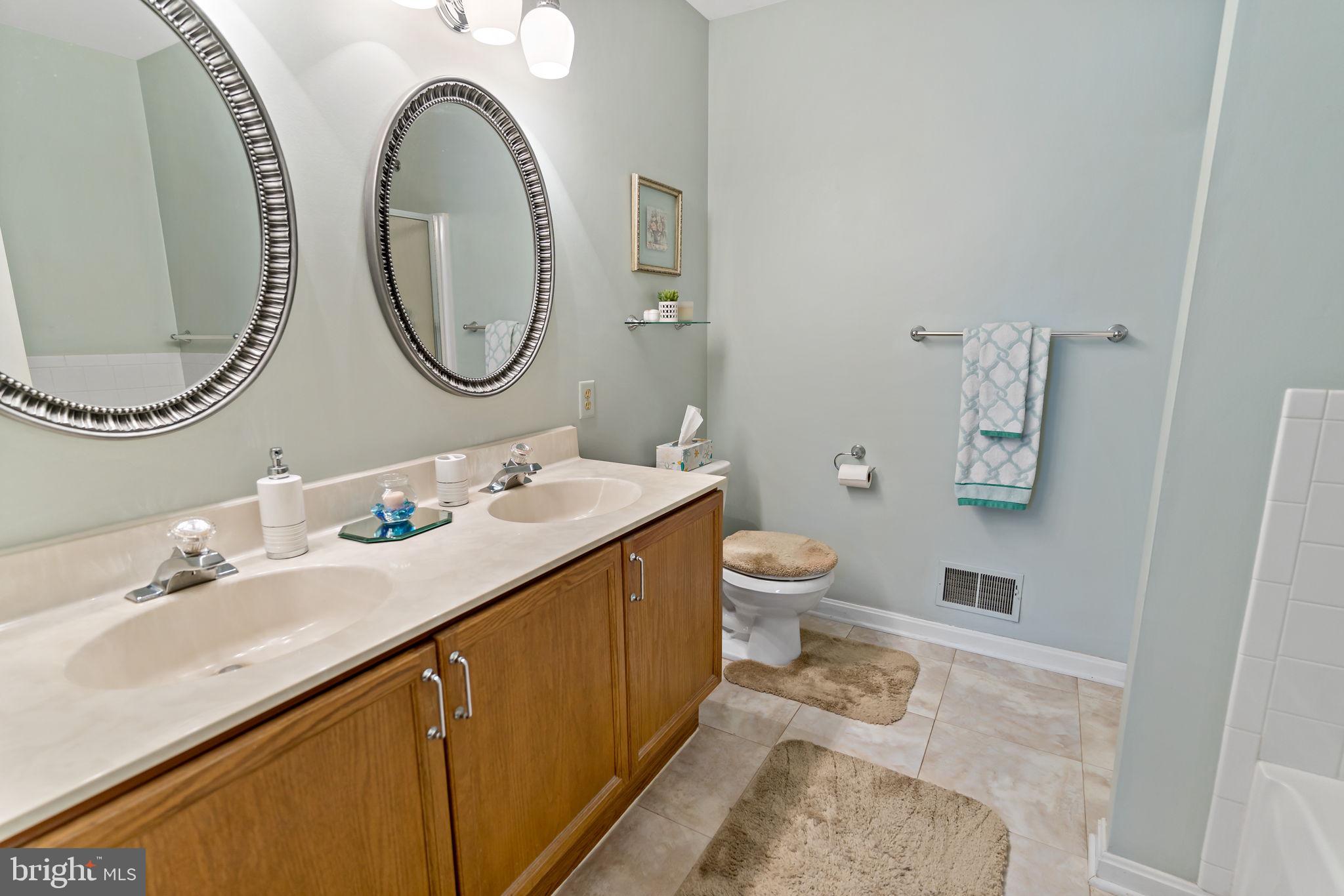 LAUREL RIDGE - Residential