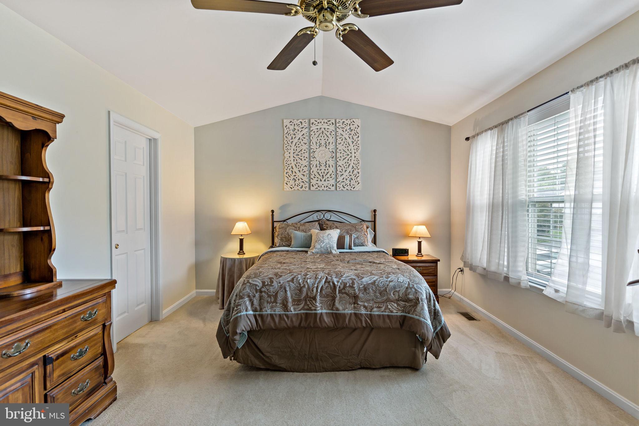 LAUREL RIDGE - Residential