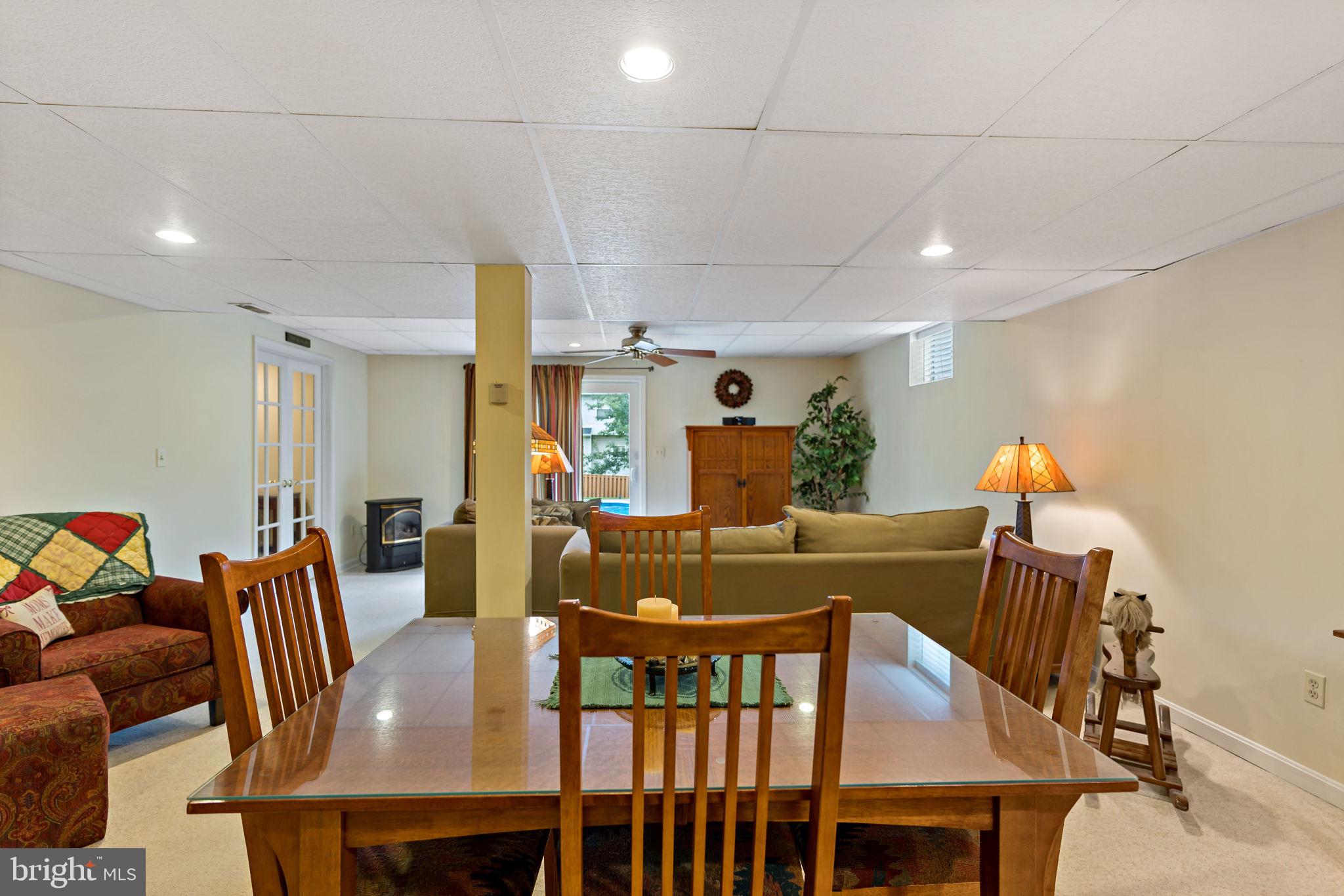 LAUREL RIDGE - Residential