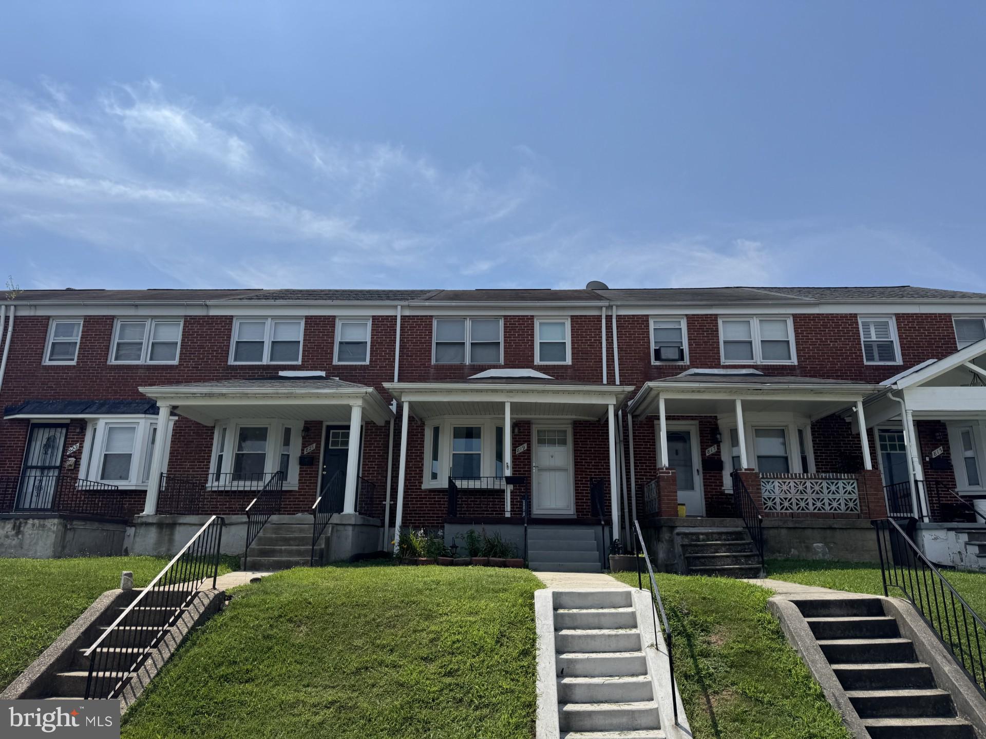 3 Bedroom 1 Bath Brick Townhome with nice deep yard and off street parking for 2+ cars. 200 amp electric service , new washing machine 2022, new HVAC air cleaner in 2023, Water heater installed 2021, roof 2017? Recent basement carpet.Add your own paint and carpet upgrade and you will have a beautiful home! Great opportunity!!!