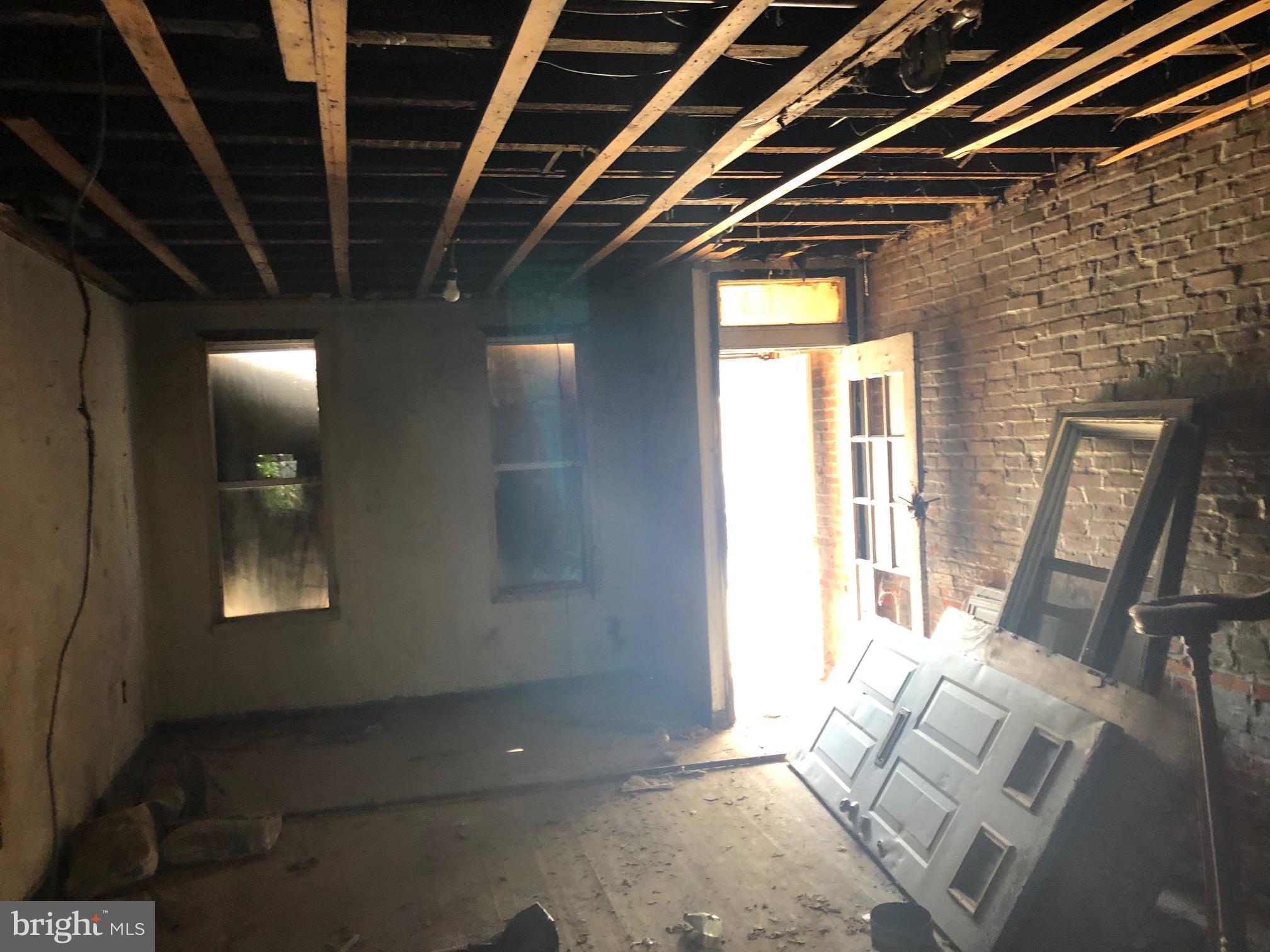 DICKINSON NARROWS - Residential