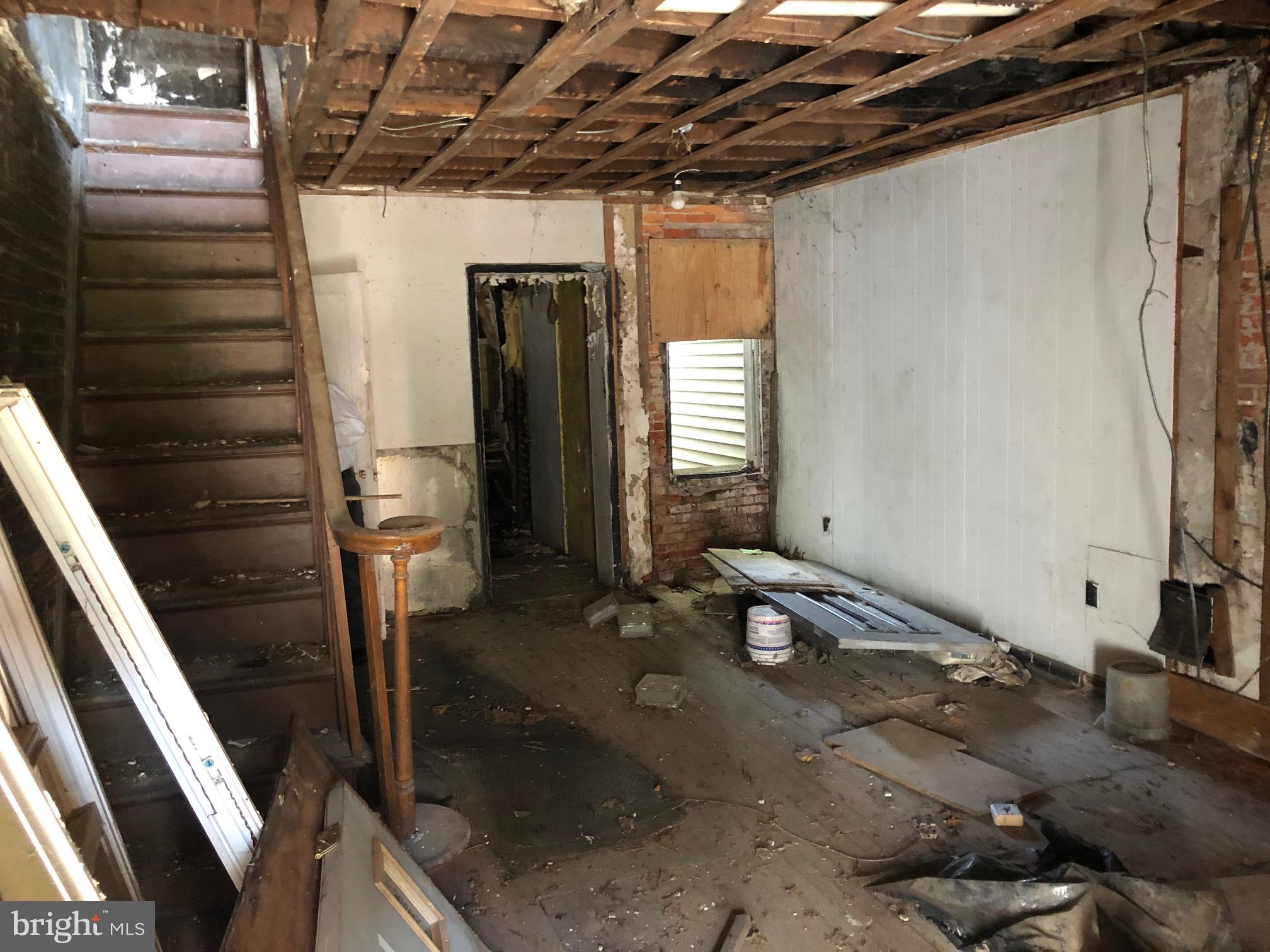 DICKINSON NARROWS - Residential