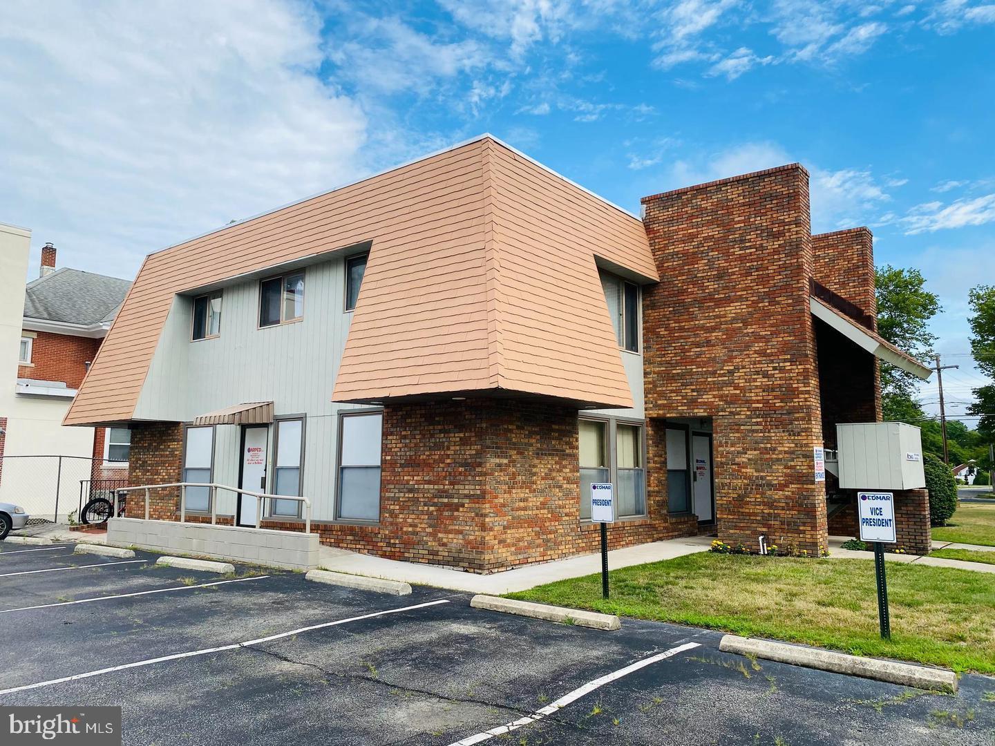 1071 E LANDIS AVENUE