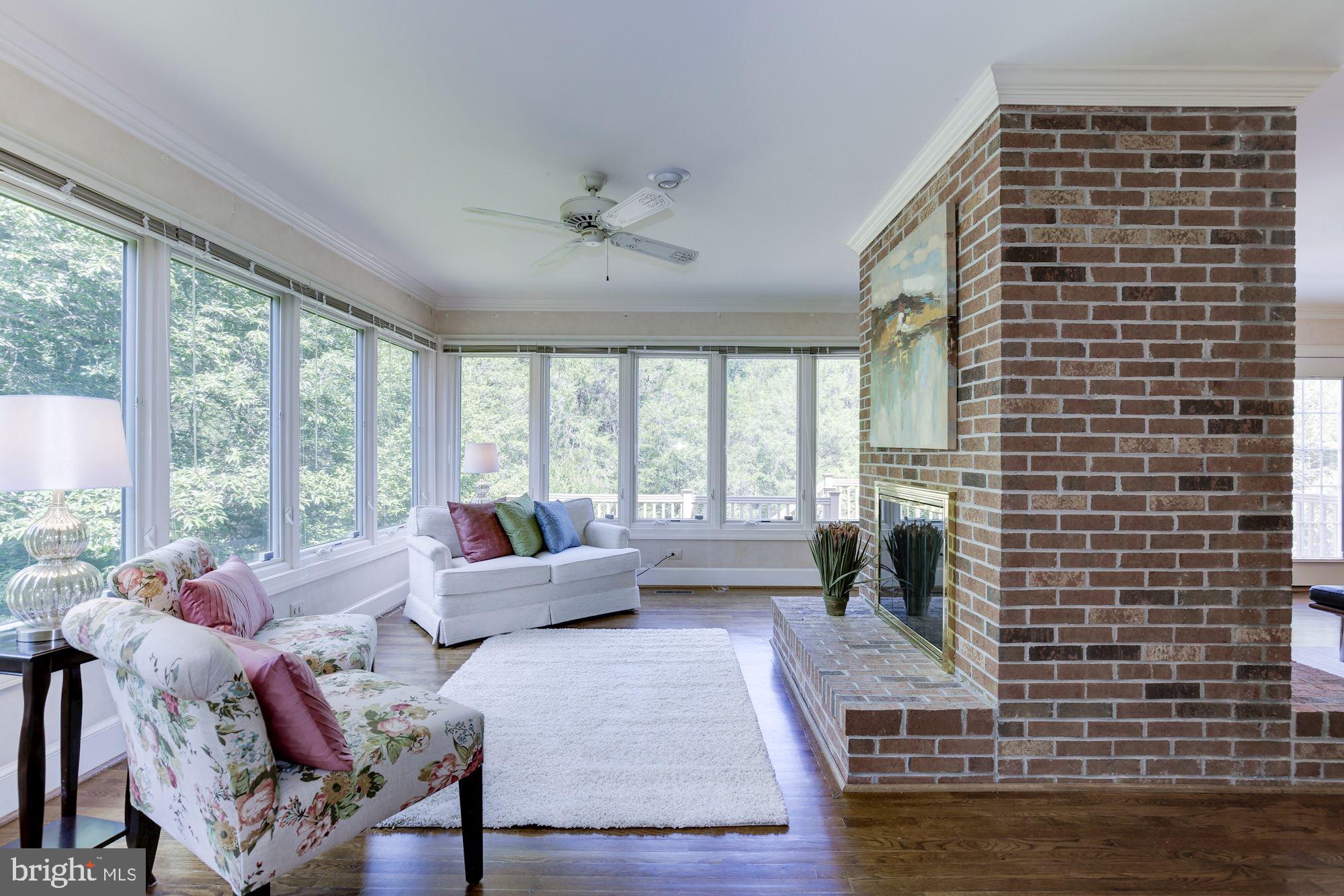 ESWORTHY PARK - Residential