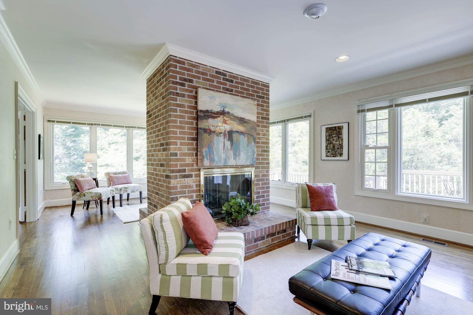 ESWORTHY PARK - Residential