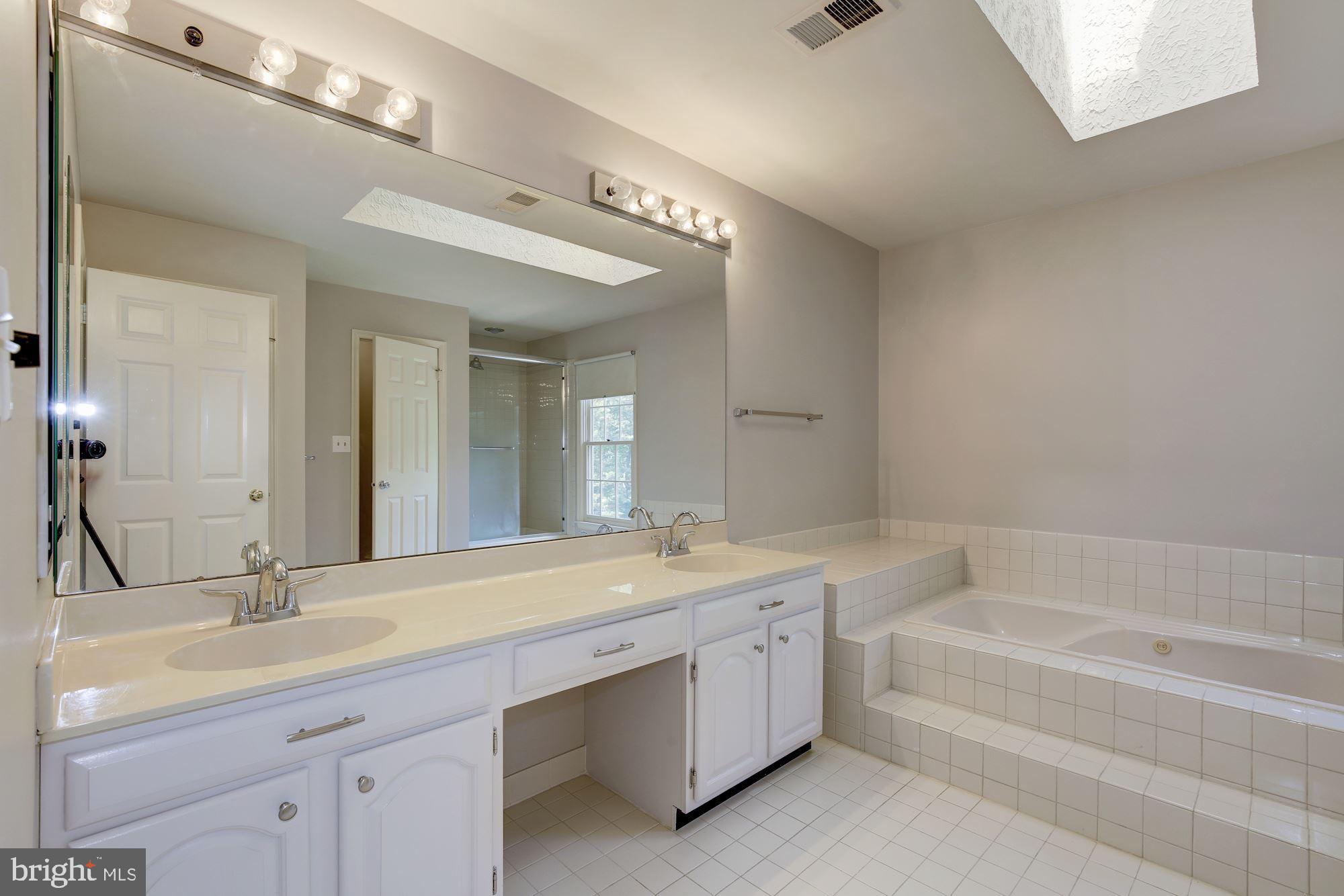 ESWORTHY PARK - Residential