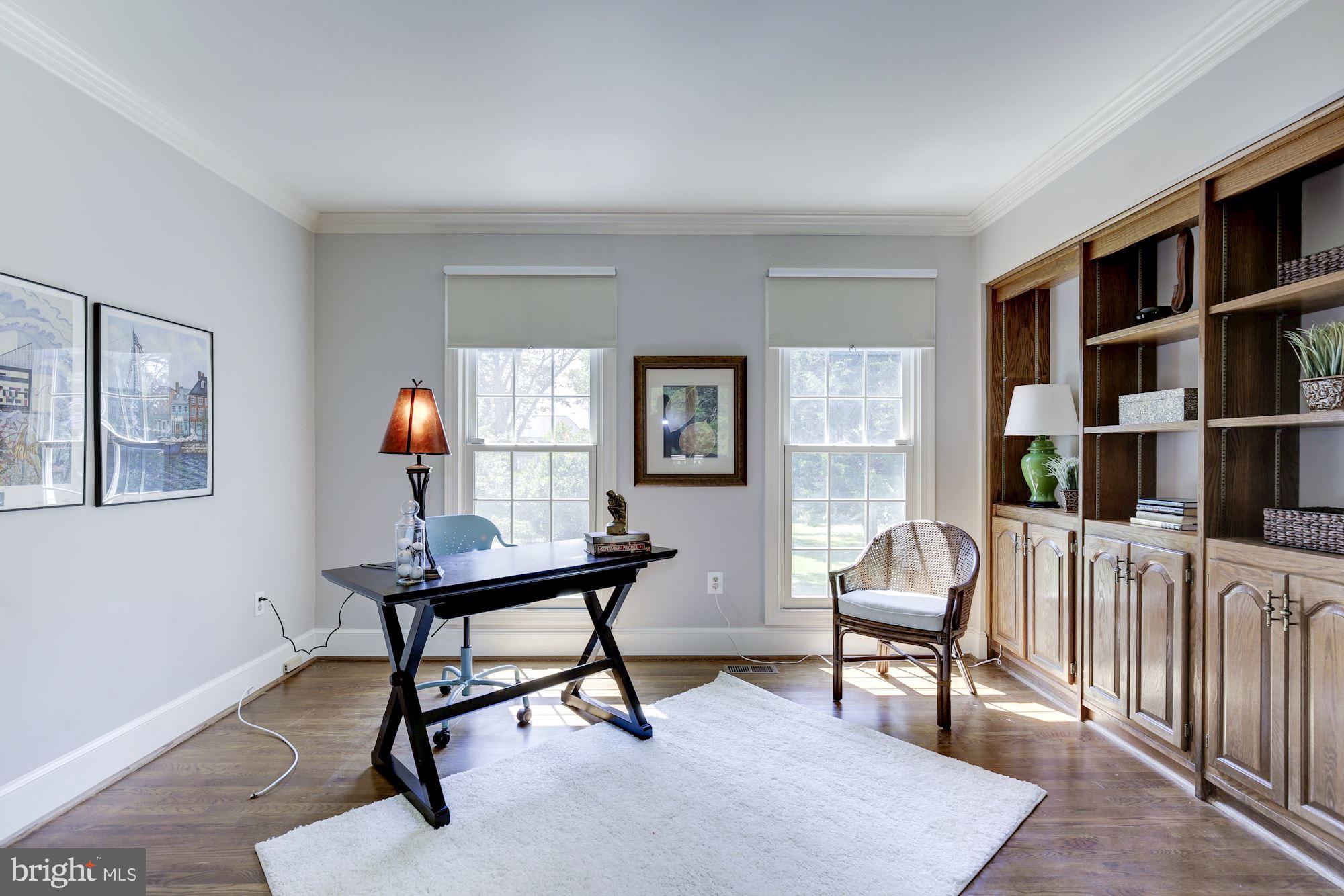 ESWORTHY PARK - Residential