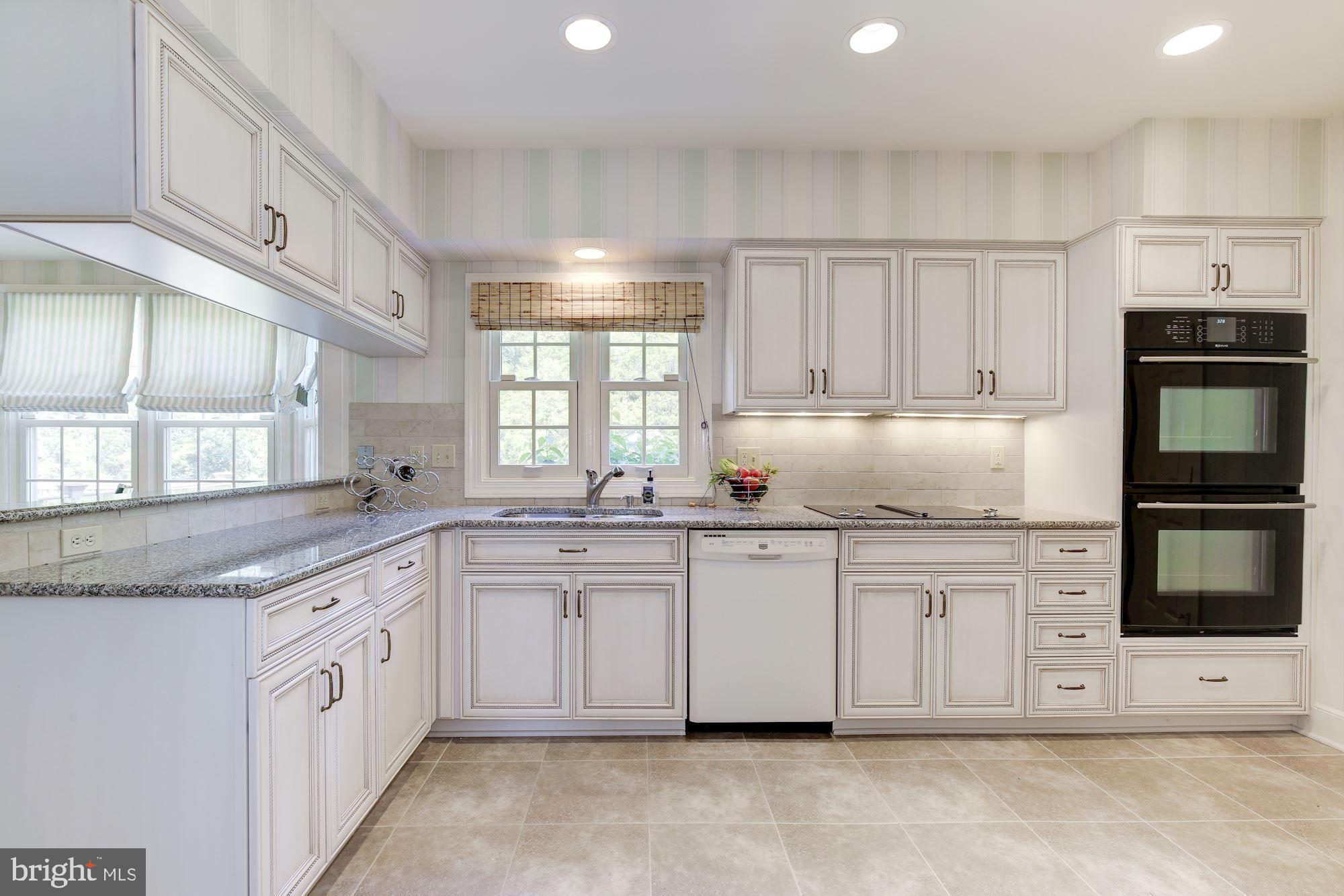 ESWORTHY PARK - Residential