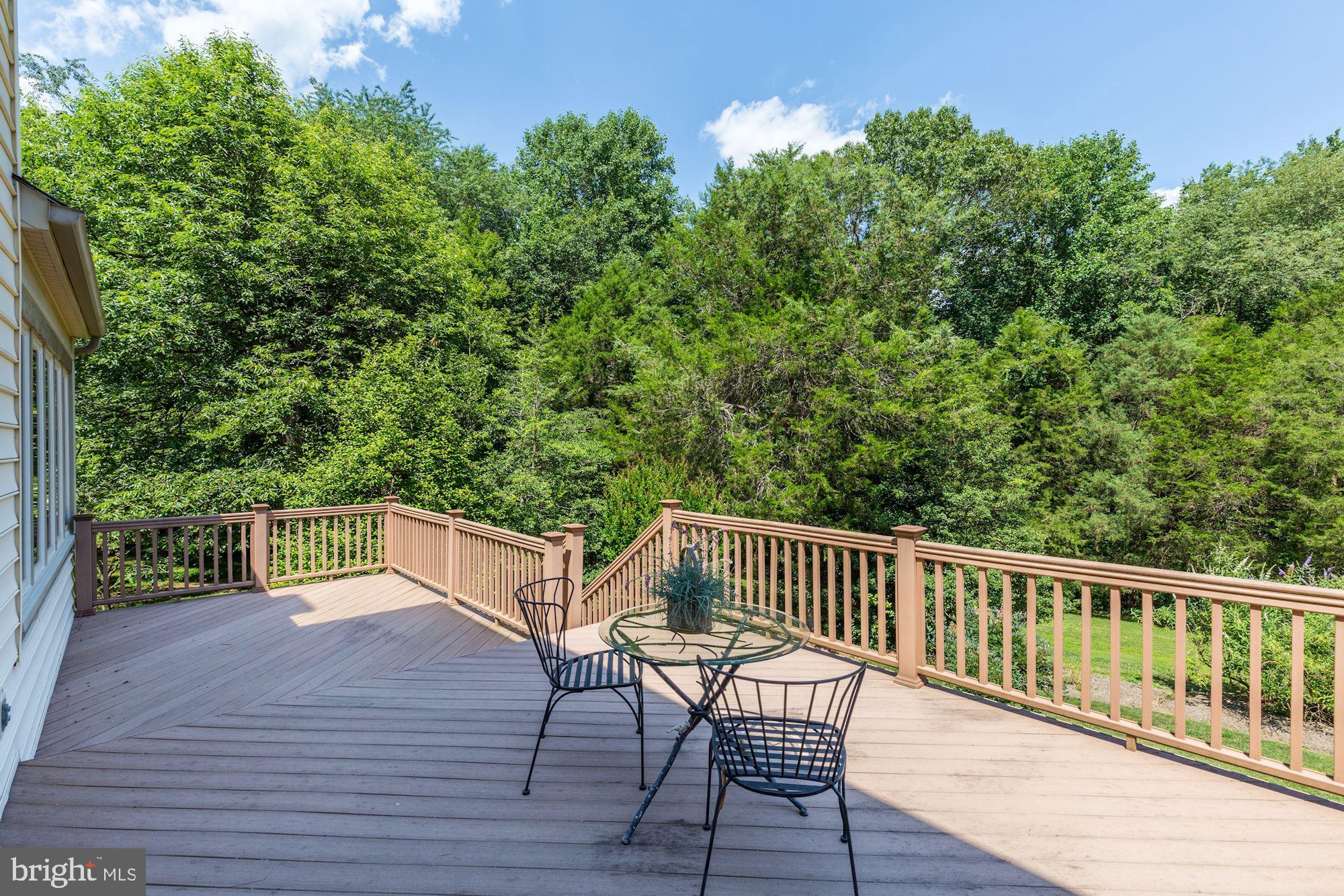 ESWORTHY PARK - Residential