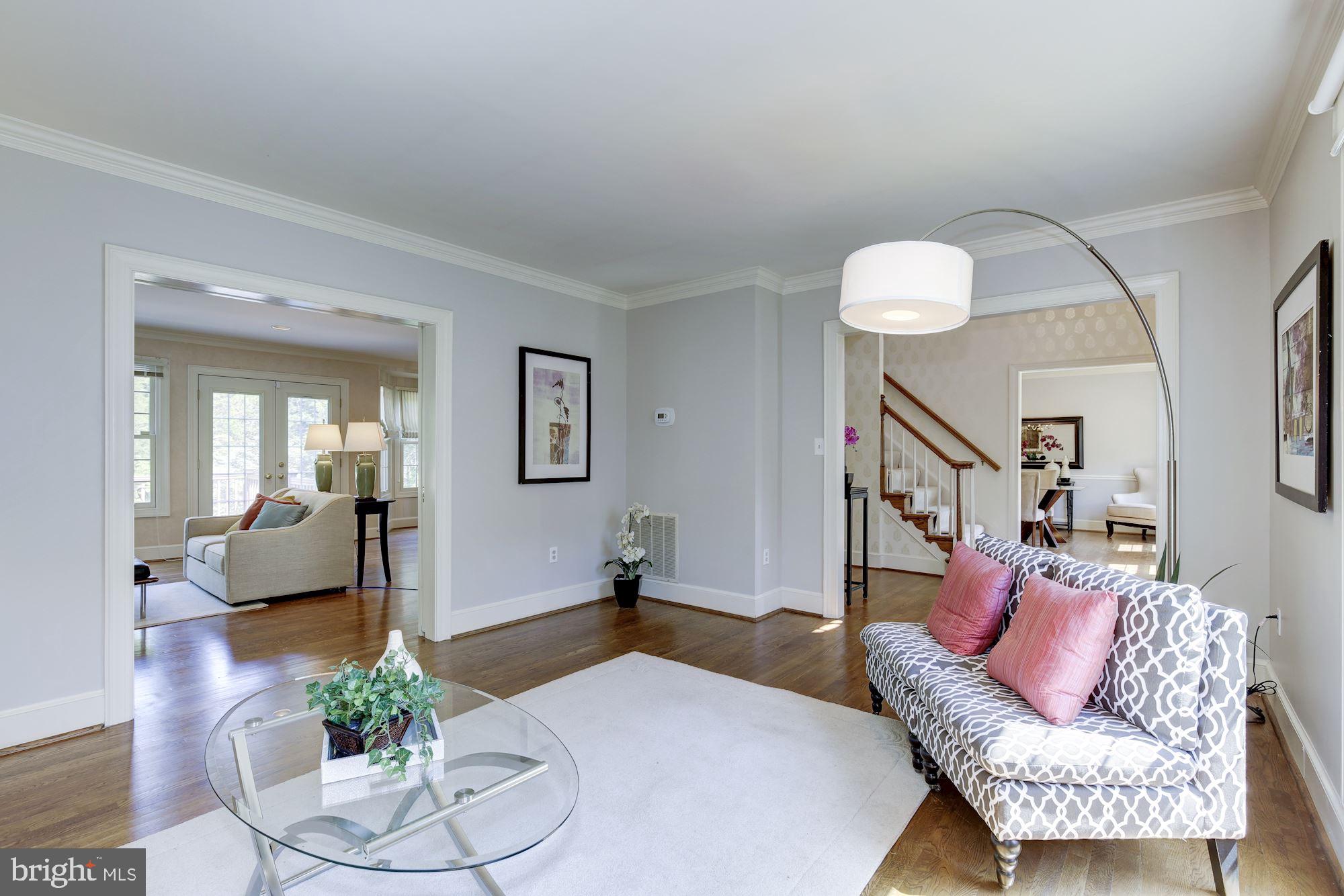 ESWORTHY PARK - Residential