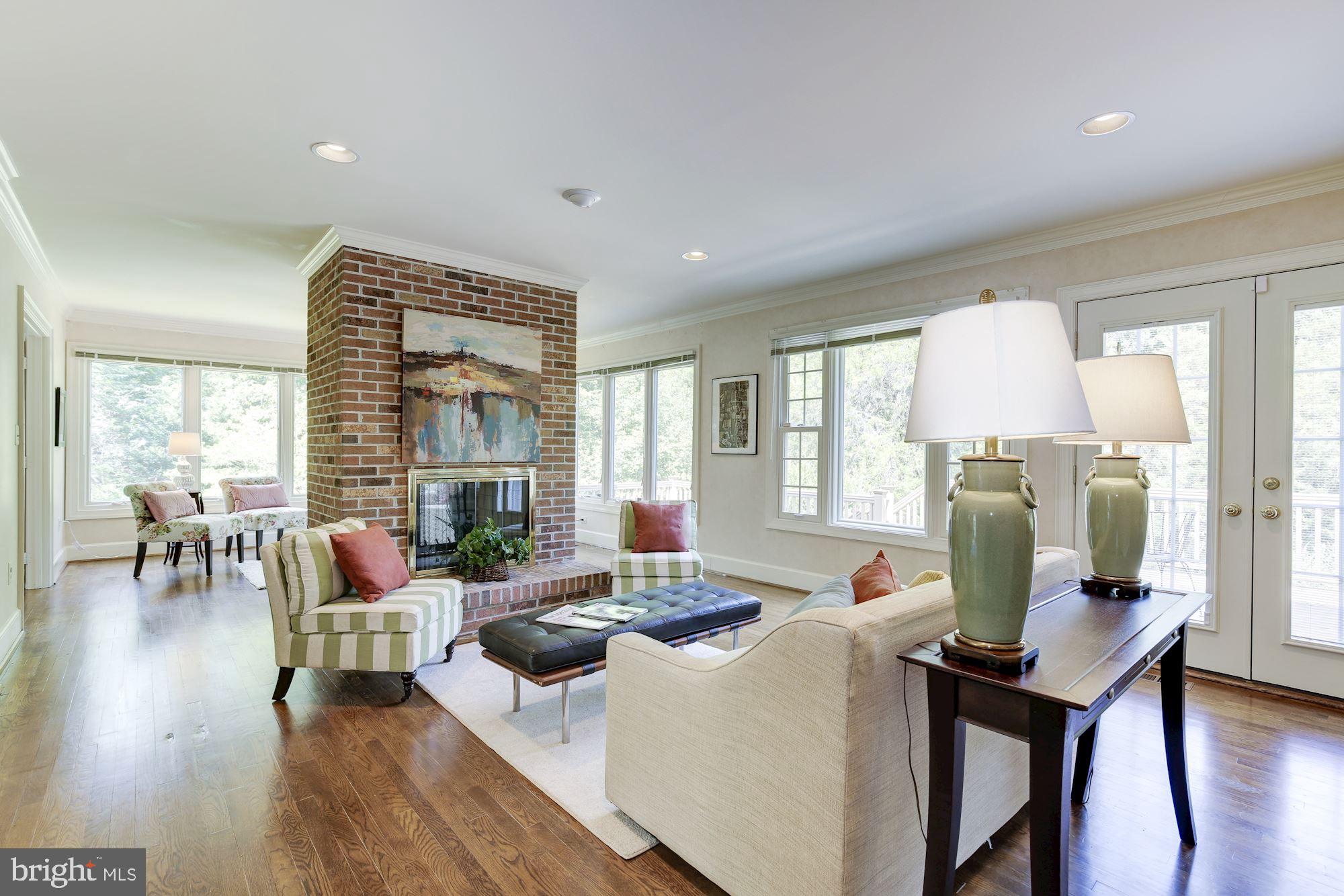 ESWORTHY PARK - Residential