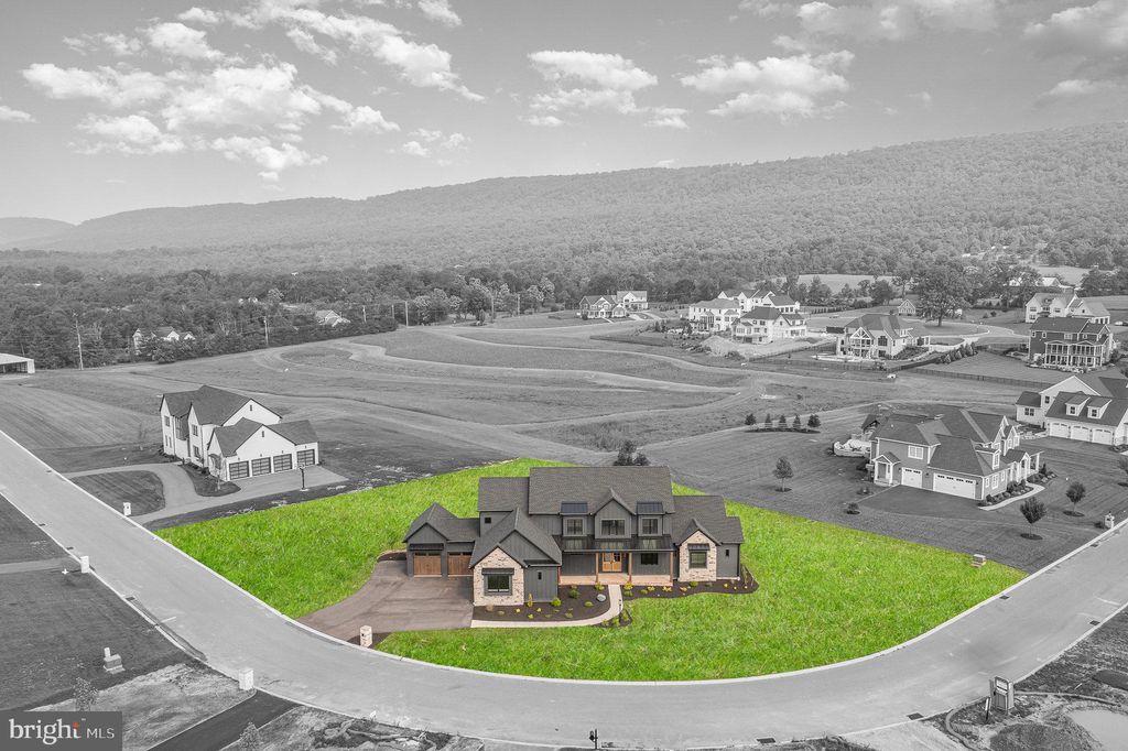 Photo of 10 Sailfish Drive, MECHANICSBURG, PA 17050 (MLS # PACB2029190)