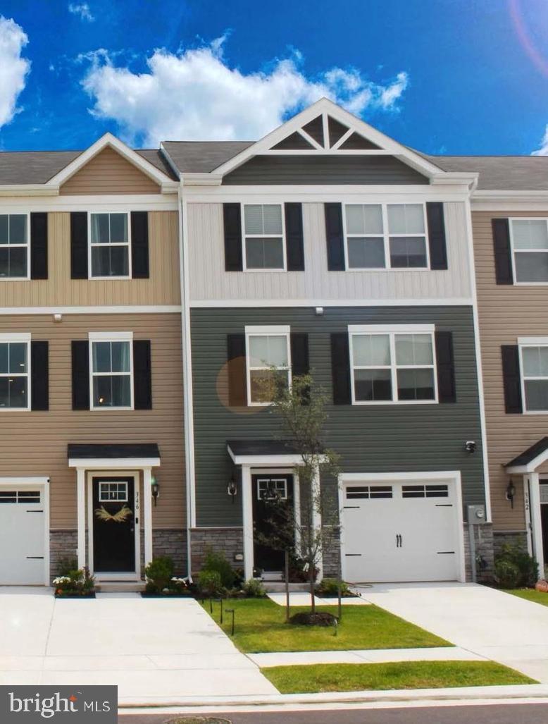 MEADE'S CROSSING - Residential