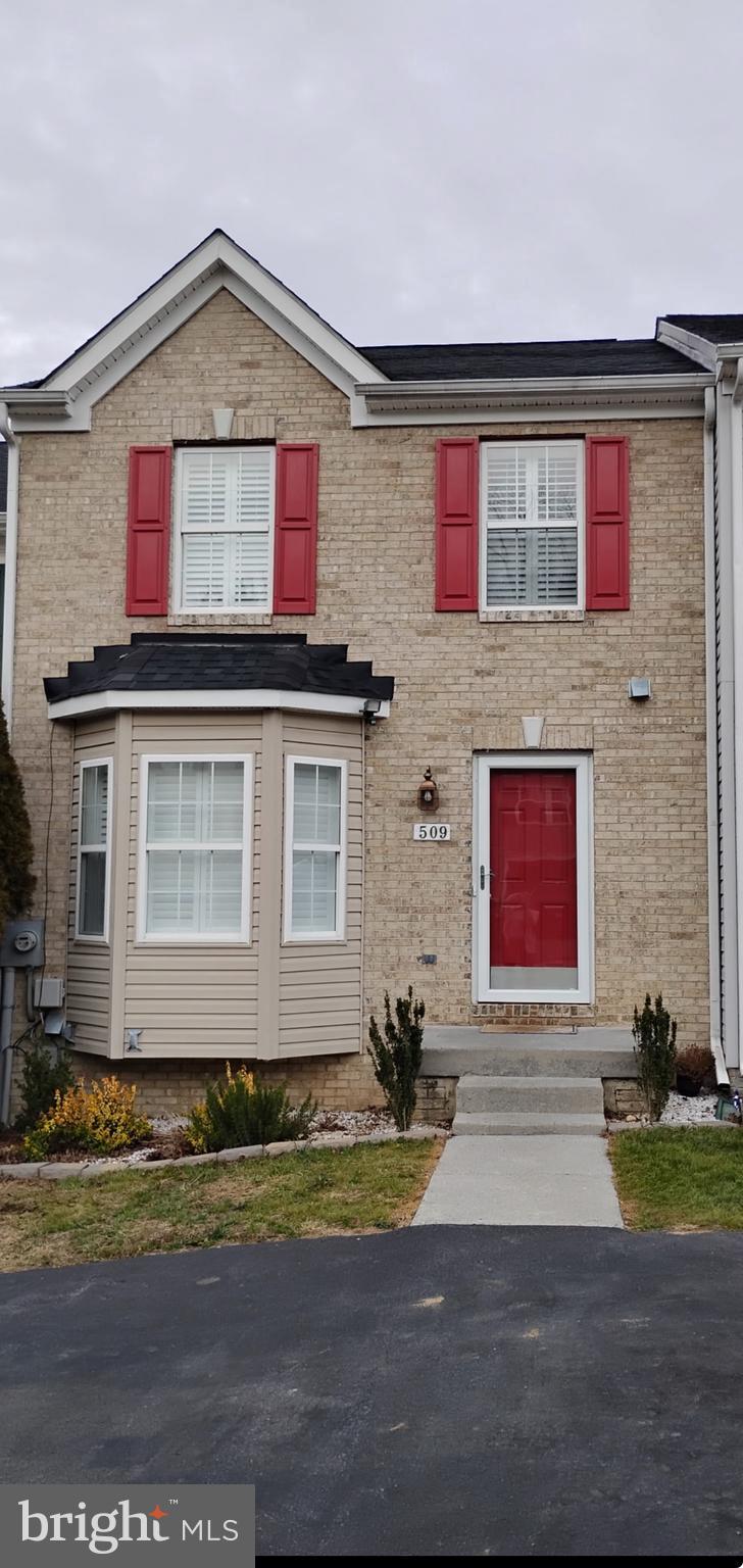 CRYSTAL HILL TOWNHOUSES - Residential