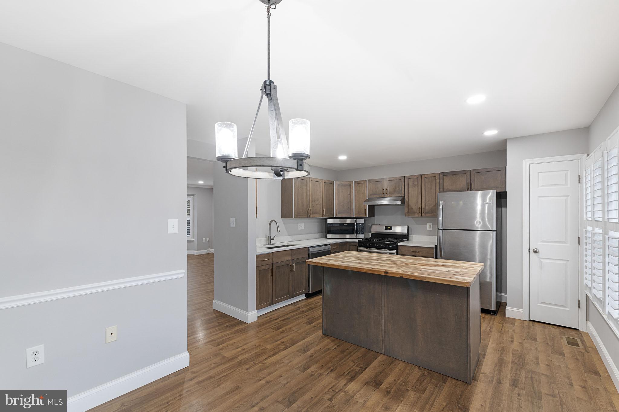 CRYSTAL HILL TOWNHOUSES - Residential