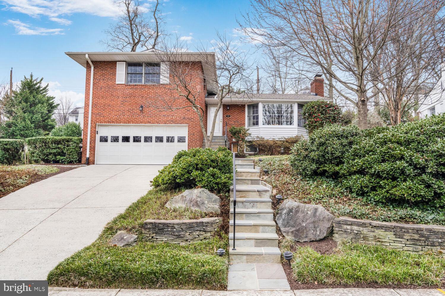 MONTICELLO PARK - Residential