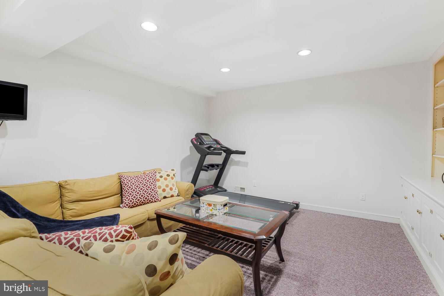 MONTICELLO PARK - Residential