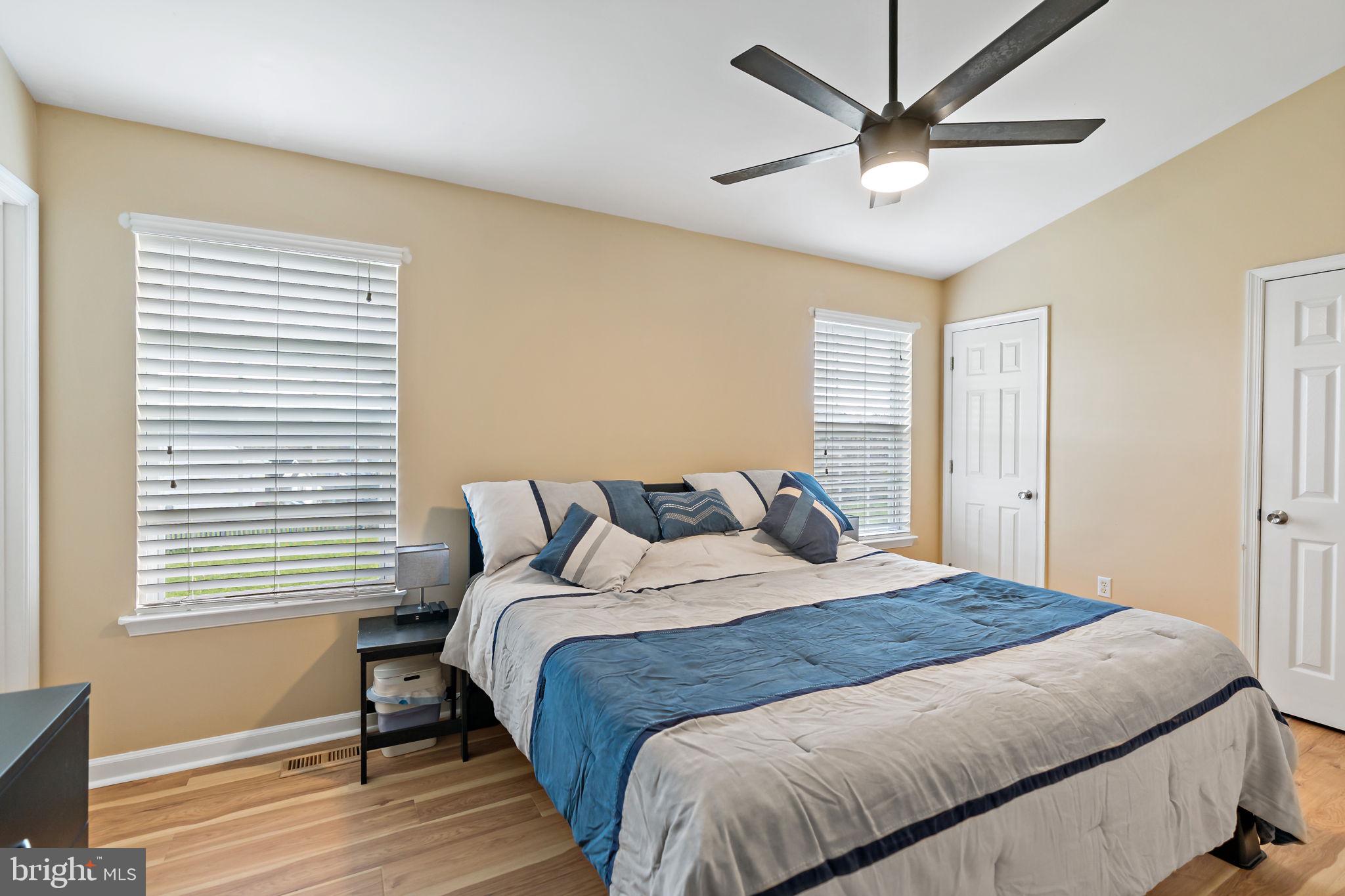 CLUBHOUSE MANOR - Residential