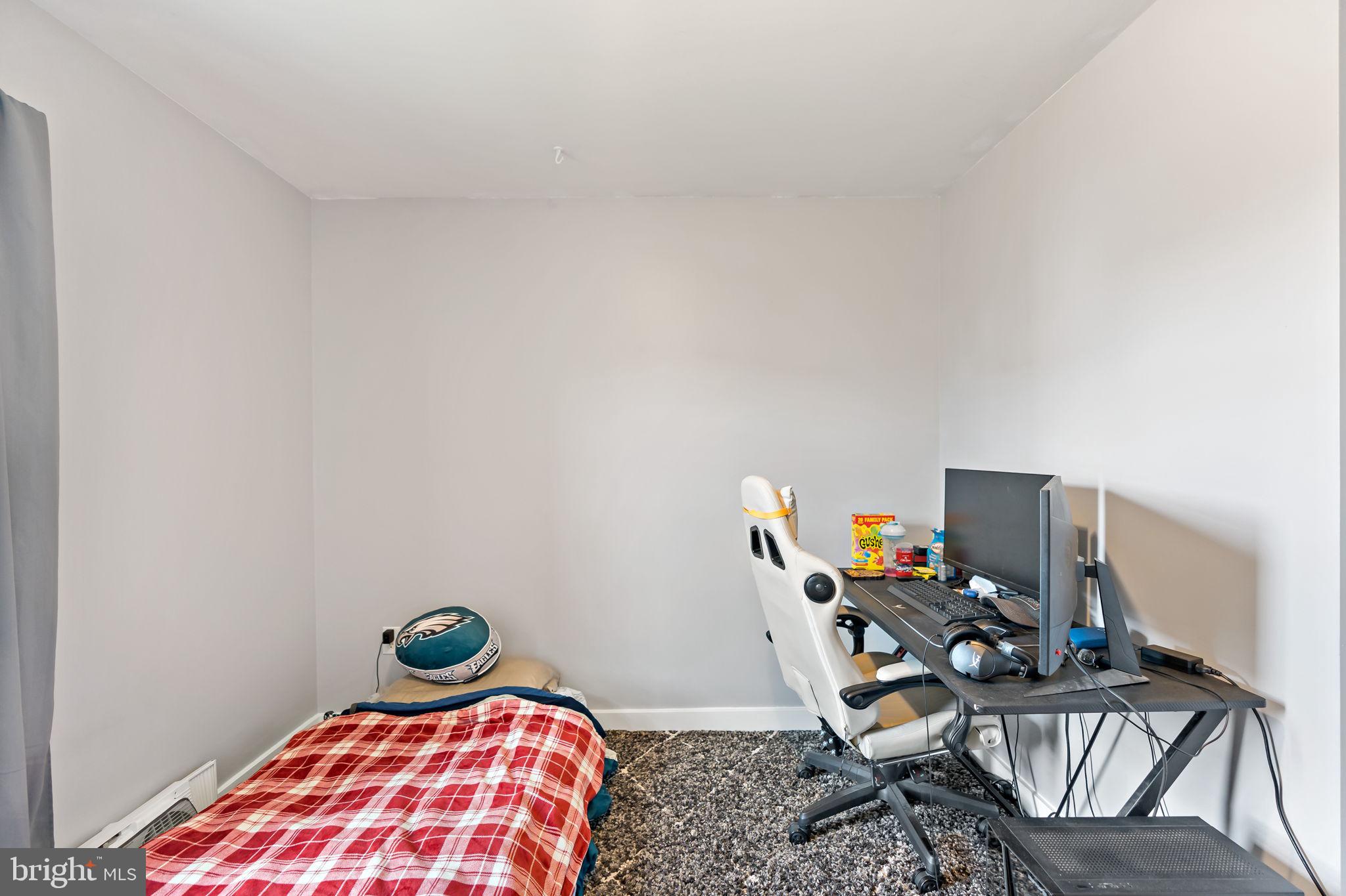 CLUBHOUSE MANOR - Residential