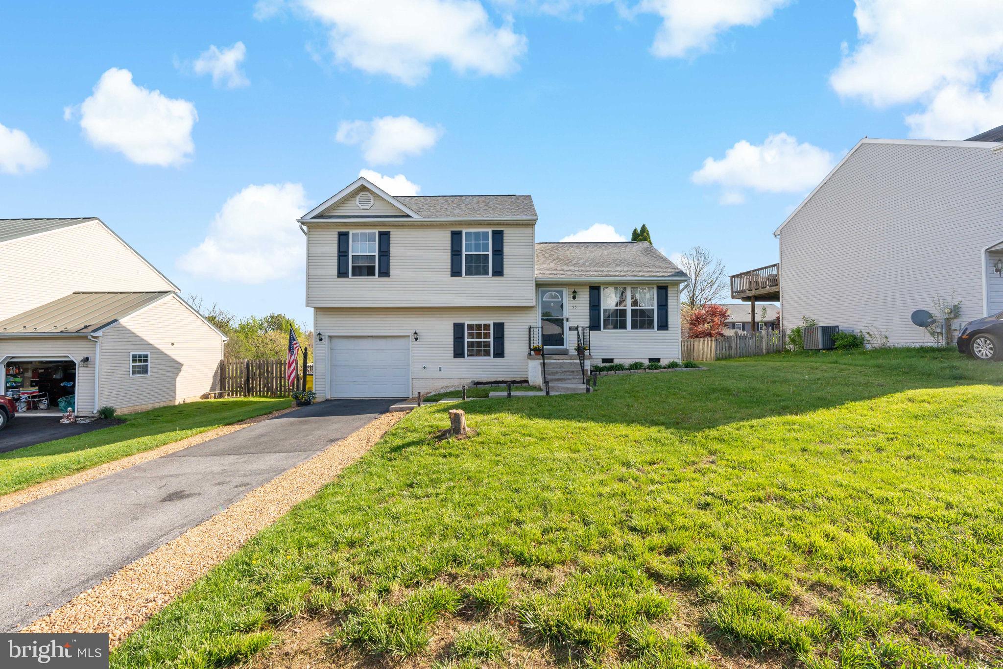 CLUBHOUSE MANOR - Residential